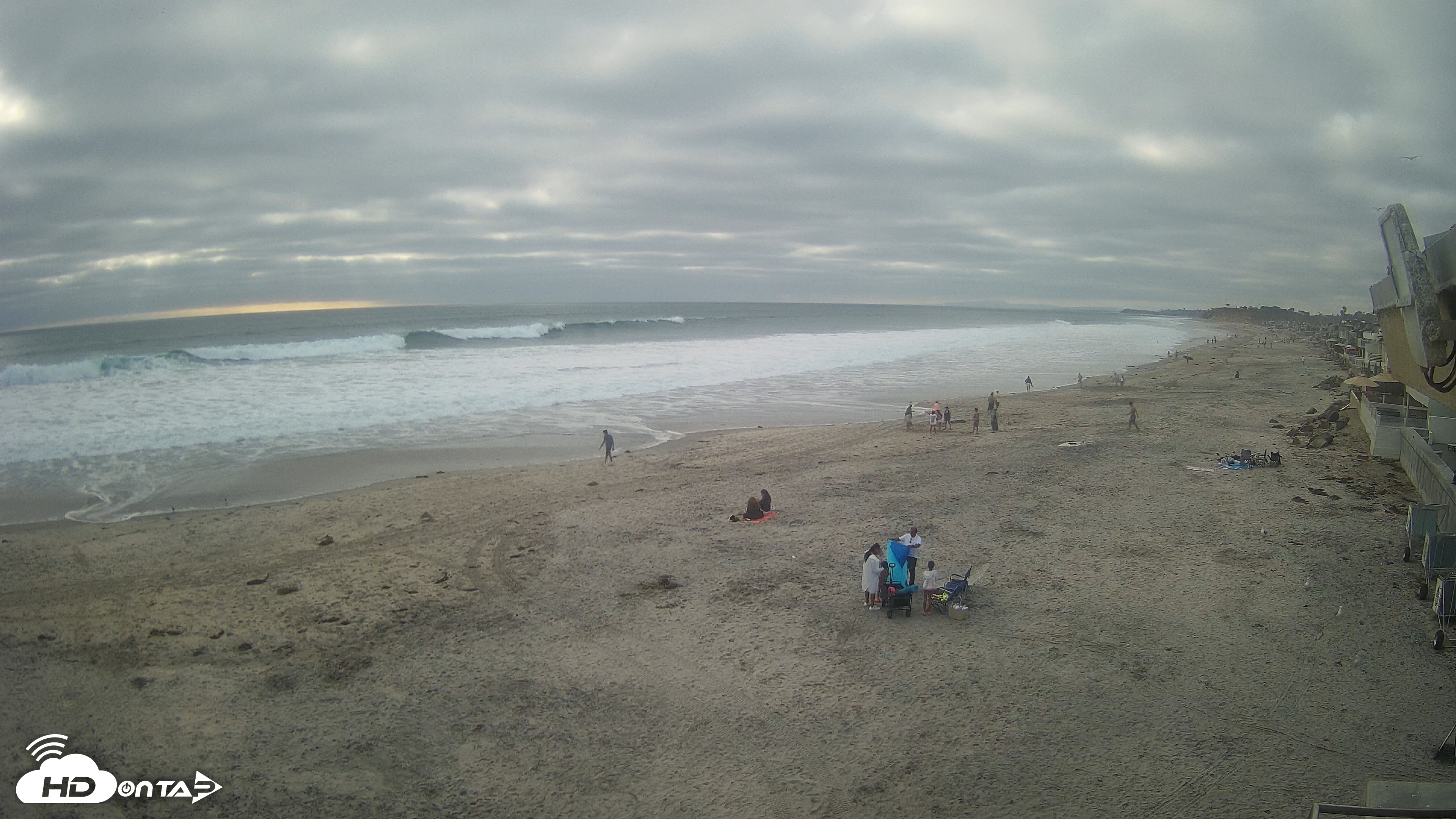 Snapshot of 17th St. Del Mar Beach - 4K NW View Live Cam taken Jun 17, 2026, 6:09pm PDT