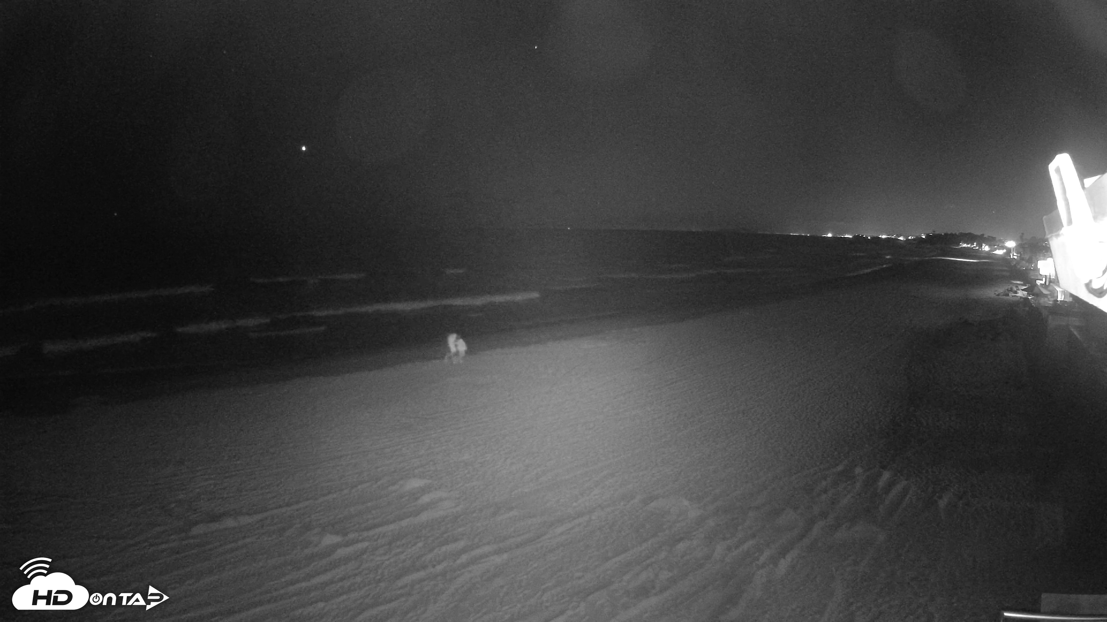 Snapshot of 17th St. Del Mar Beach - 4K NW View Live Cam taken May 13, 2026, 9:29pm PDT