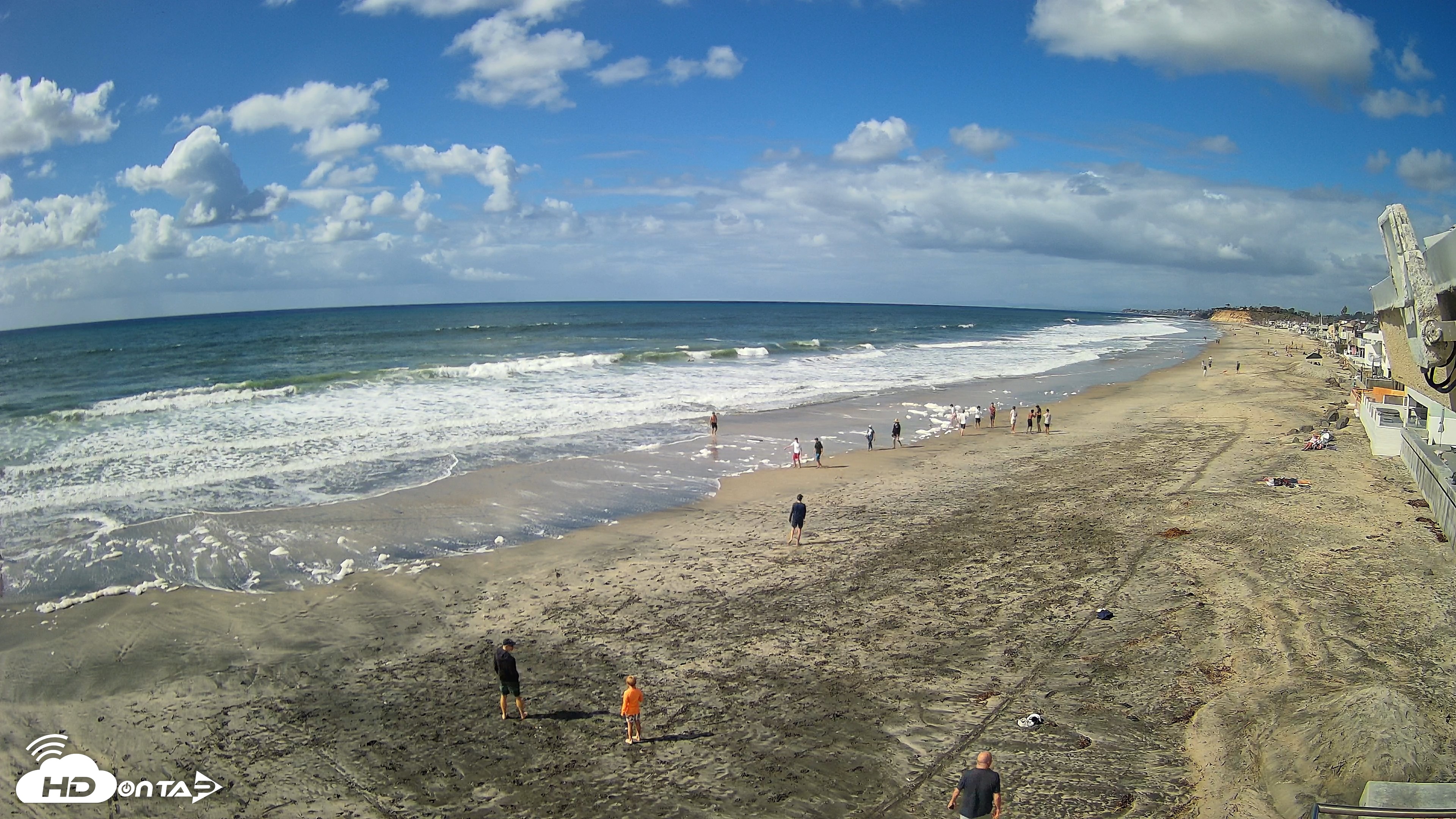 Snapshot of 17th St. Del Mar Beach - 4K NW View Live Cam taken Oct 12, 2026, 2:25pm PDT