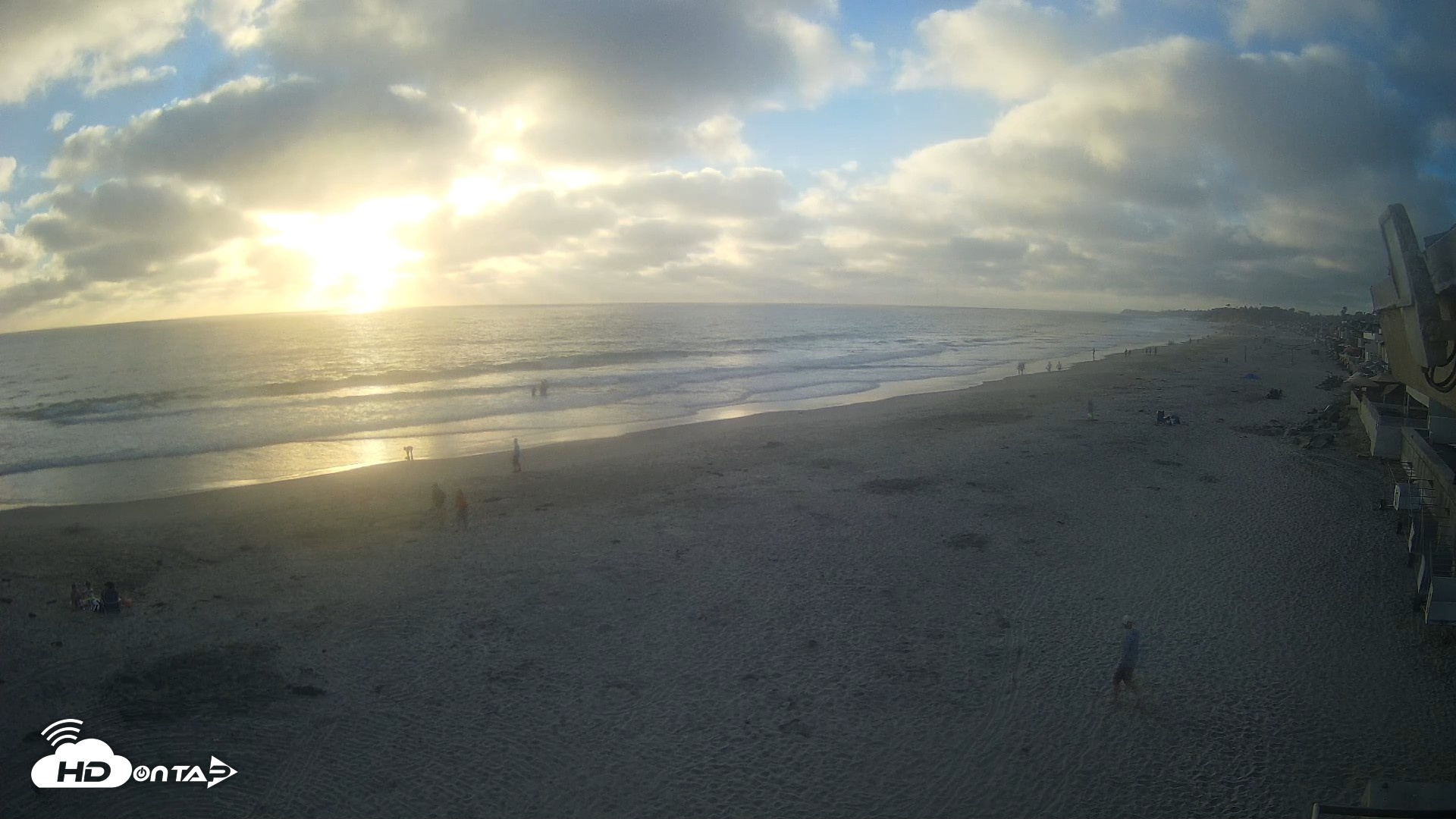 Snapshot of 17th St. Del Mar Beach - 4K NW View Live Cam taken Jul 5, 2026, 7:20pm PDT