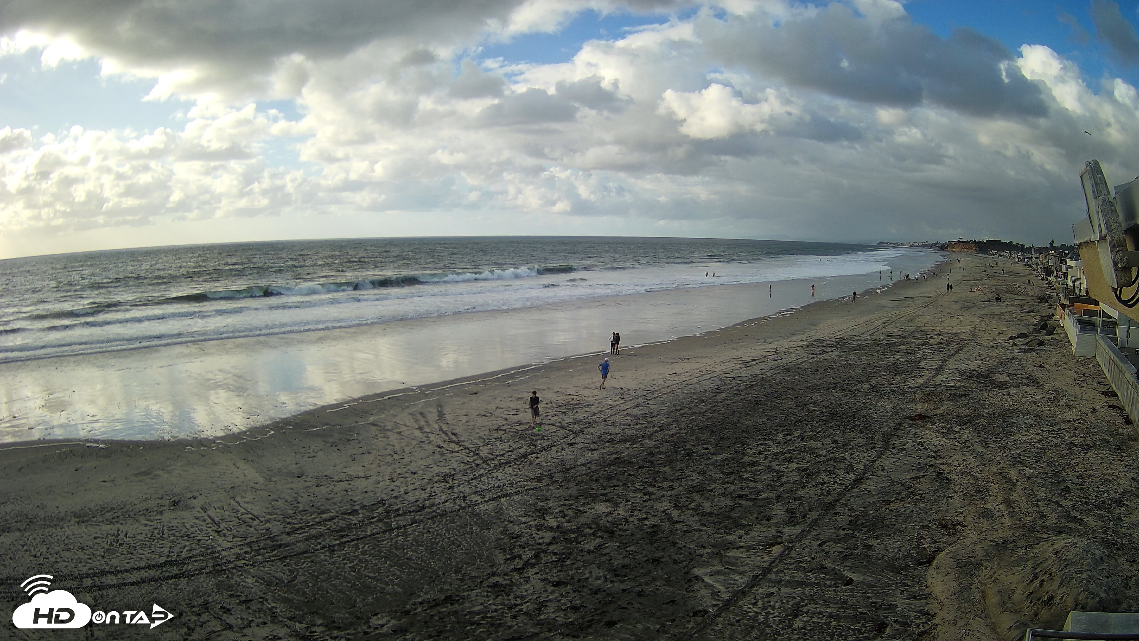 Snapshot of 17th St. Del Mar Beach - 4K NW View Live Cam taken Oct 12, 2026, 4:30pm PDT
