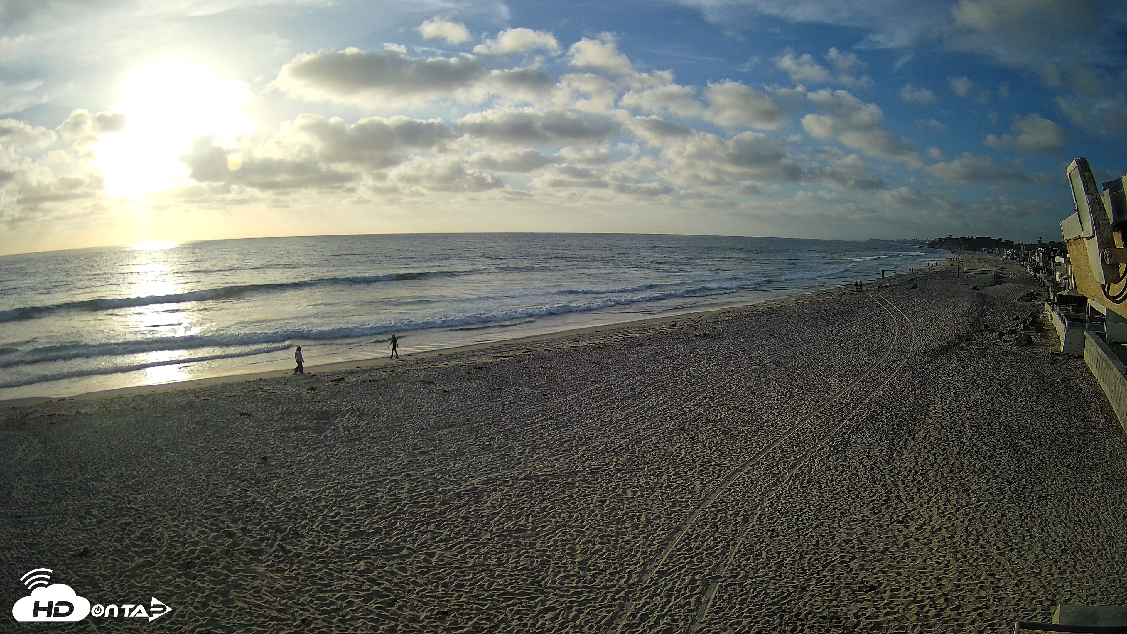 Snapshot of 17th St. Del Mar Beach - 4K NW View Live Cam taken Apr 29, 2026, 6:38pm PDT