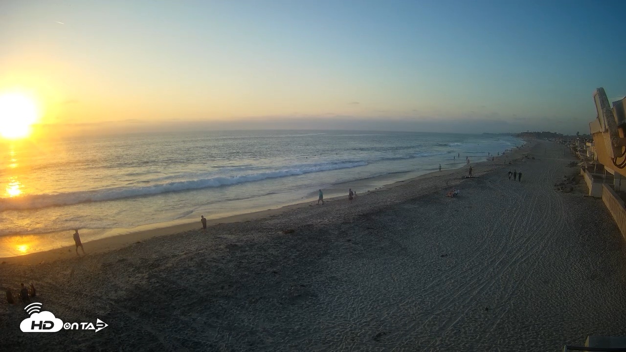 Snapshot of 17th St. Del Mar Beach - 4K NW View Live Cam taken Sep 24, 2026, 6:29pm PDT