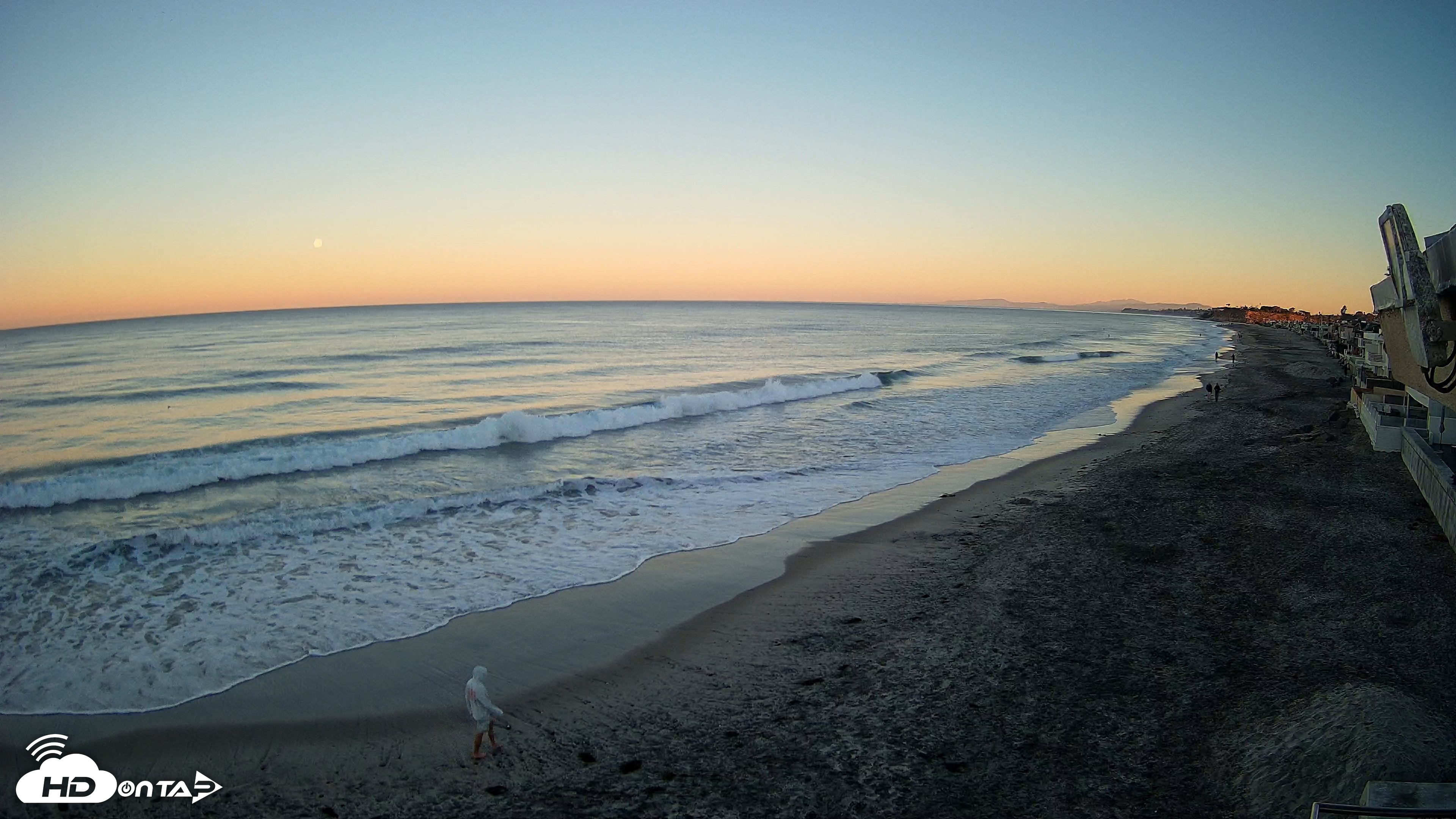 Snapshot of 17th St. Del Mar Beach - 4K NW View Live Cam taken Oct 26, 2026, 7:16am PDT