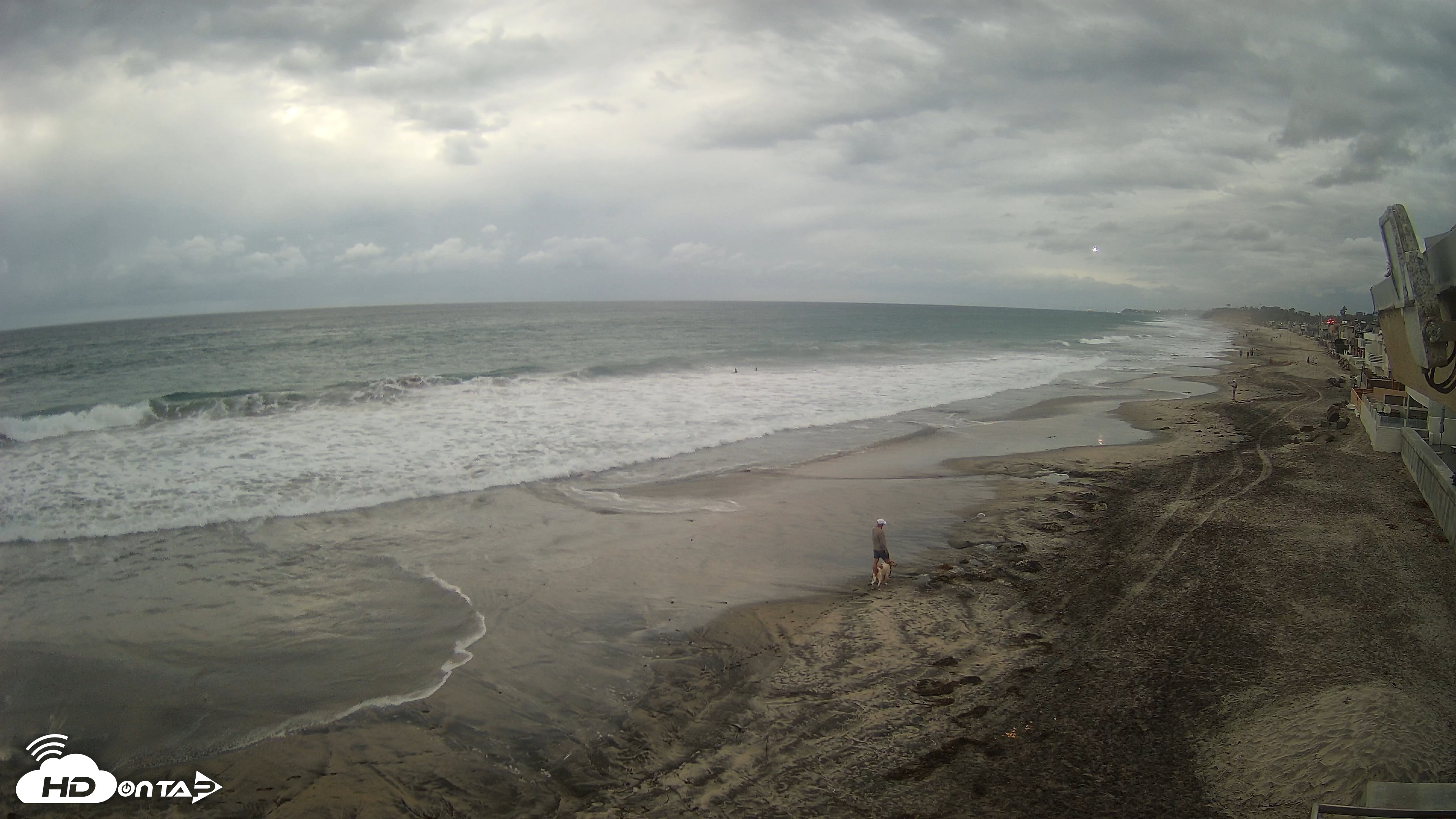 Snapshot of 17th St. Del Mar Beach - 4K NW View Live Cam taken Oct 21, 2026, 6:18pm PDT