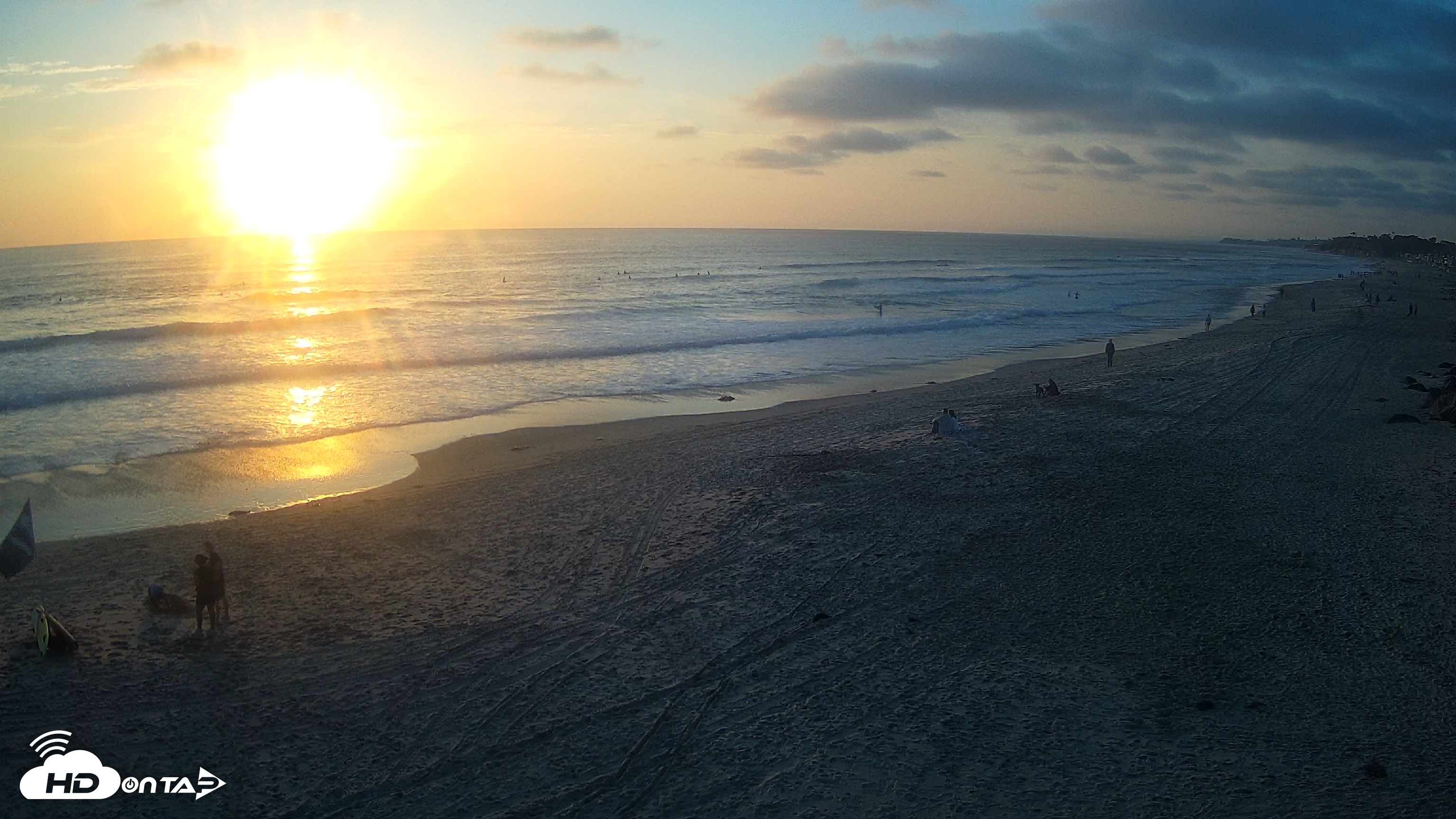Snapshot of 17th St. Del Mar Beach - 4K NW View Live Cam taken May 29, 2025, 7:33pm PDT
