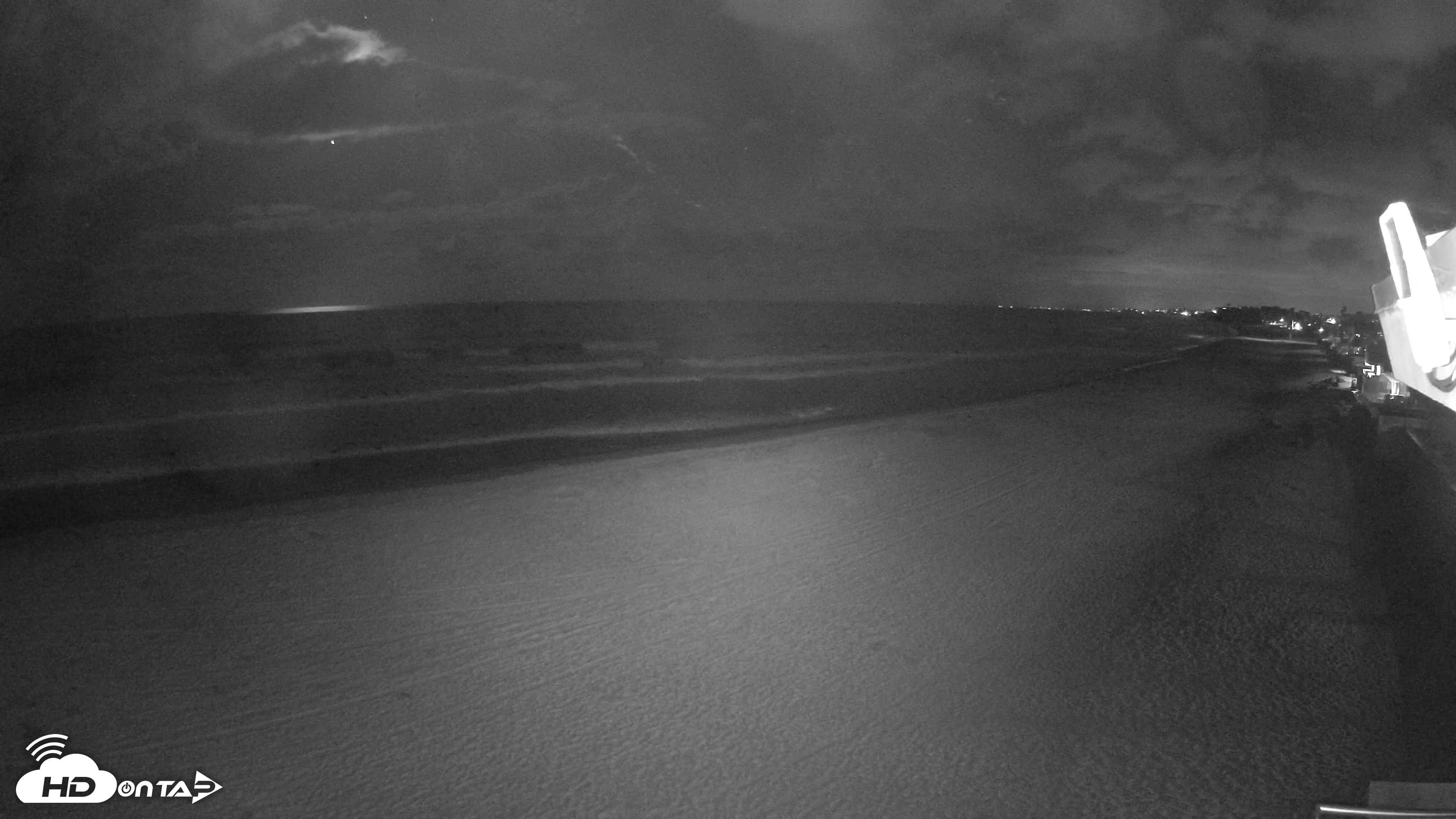 Snapshot of 17th St. Del Mar Beach - 4K NW View Live Cam taken Apr 23, 2026, 12:10am PDT