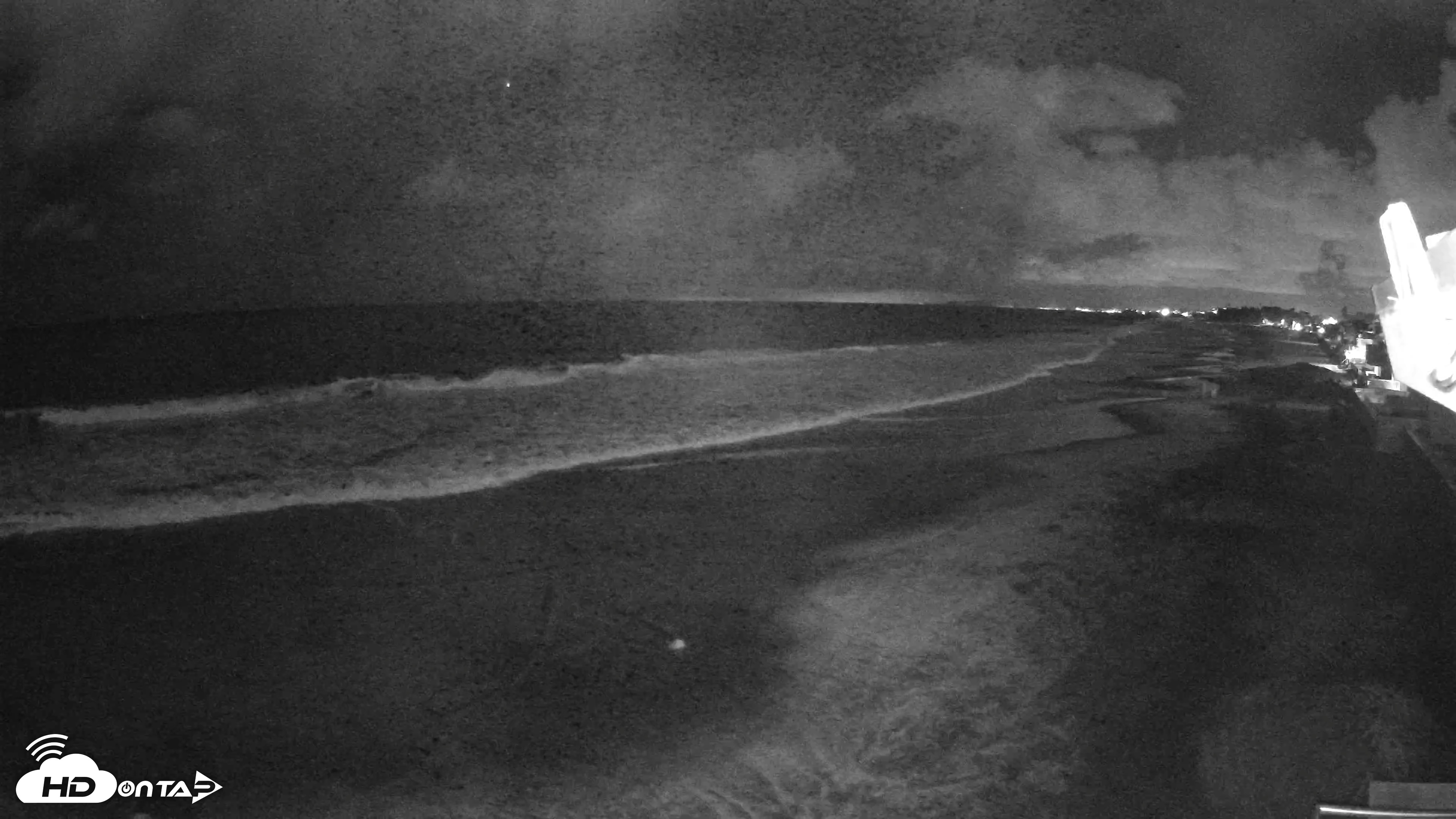 Snapshot of 17th St. Del Mar Beach - 4K NW View Live Cam taken Oct 22, 2026, 8:52pm PDT