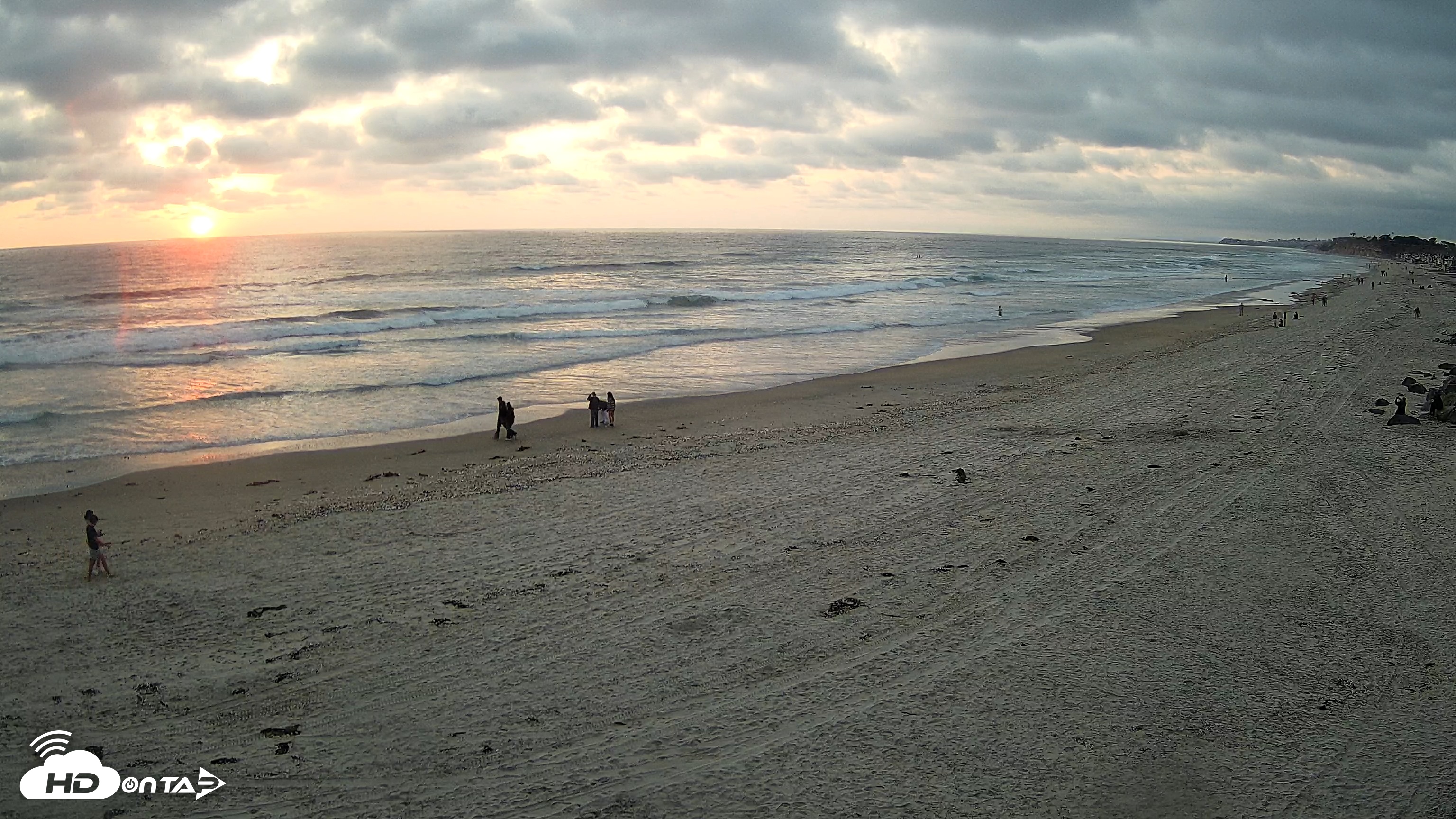 Snapshot of 17th St. Del Mar Beach - 4K NW View Live Cam taken May 2, 2025, 7:28pm PDT