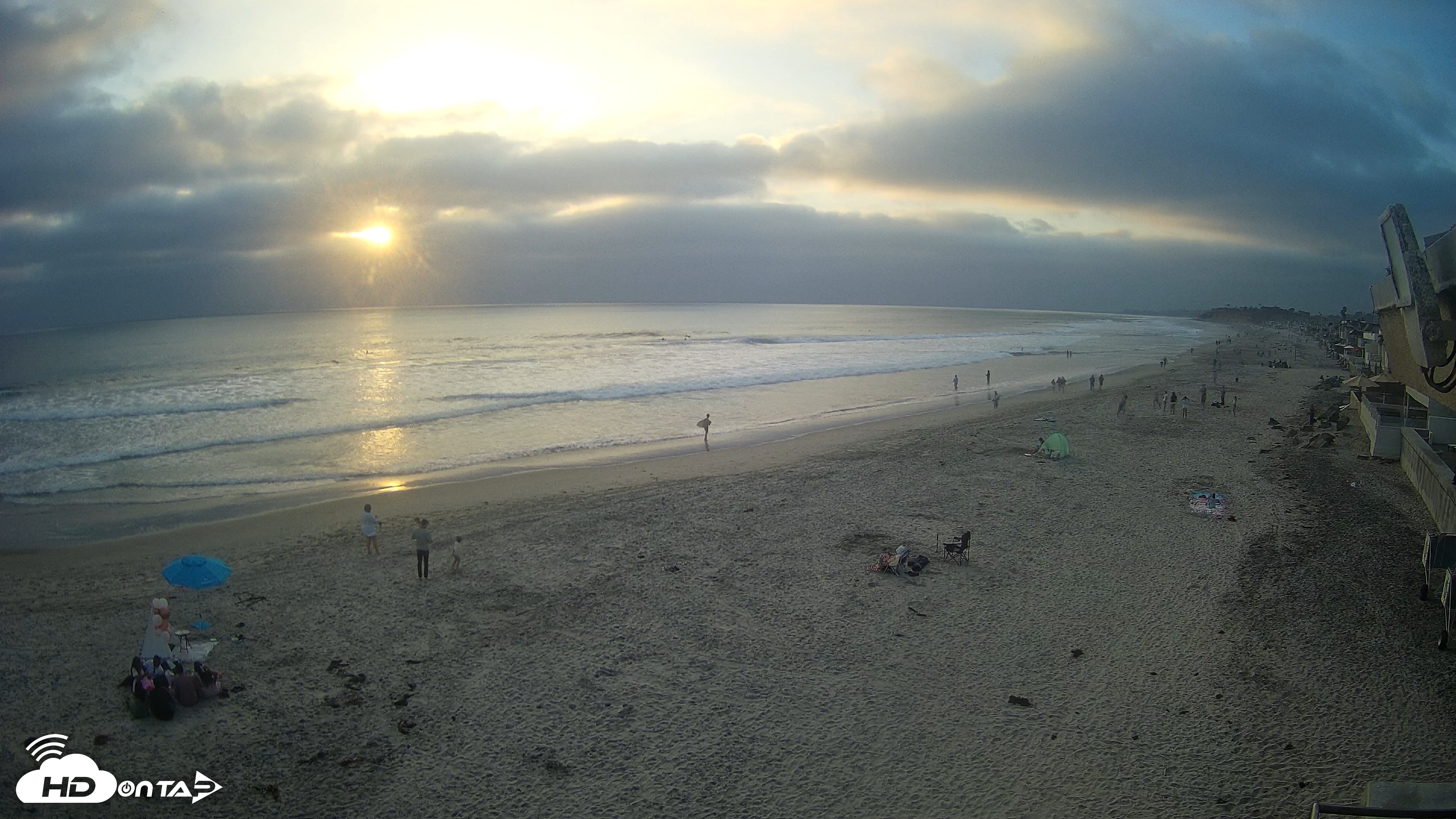 Snapshot of 17th St. Del Mar Beach - 4K NW View Live Cam taken Jun 4, 2026, 7:27pm PDT