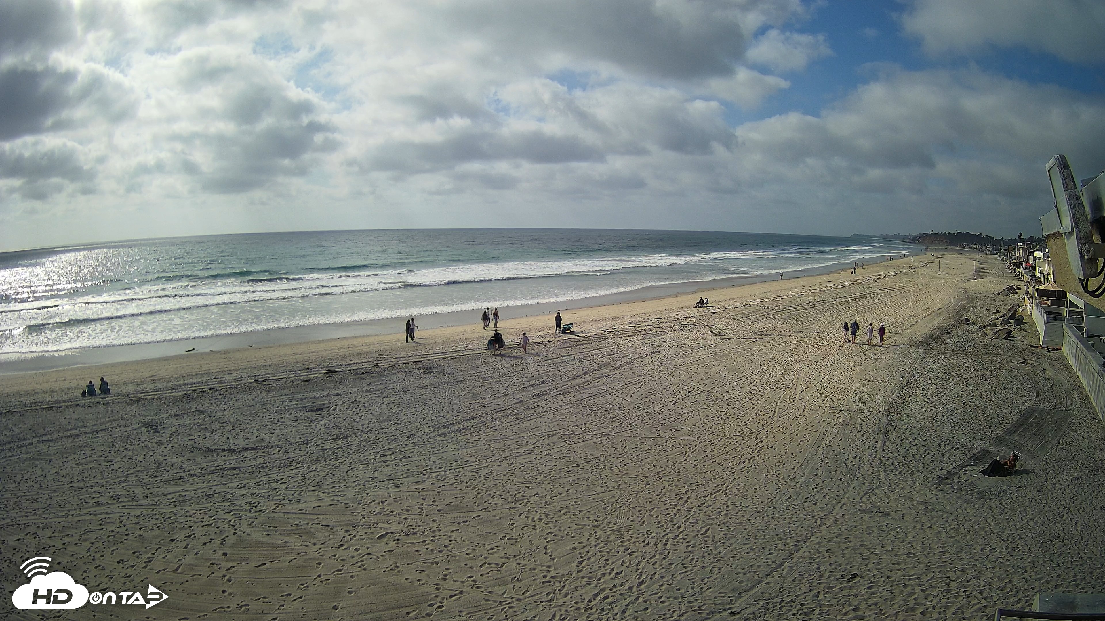 Snapshot of 17th St. Del Mar Beach - 4K NW View Live Cam taken Apr 30, 2026, 4:40pm PDT