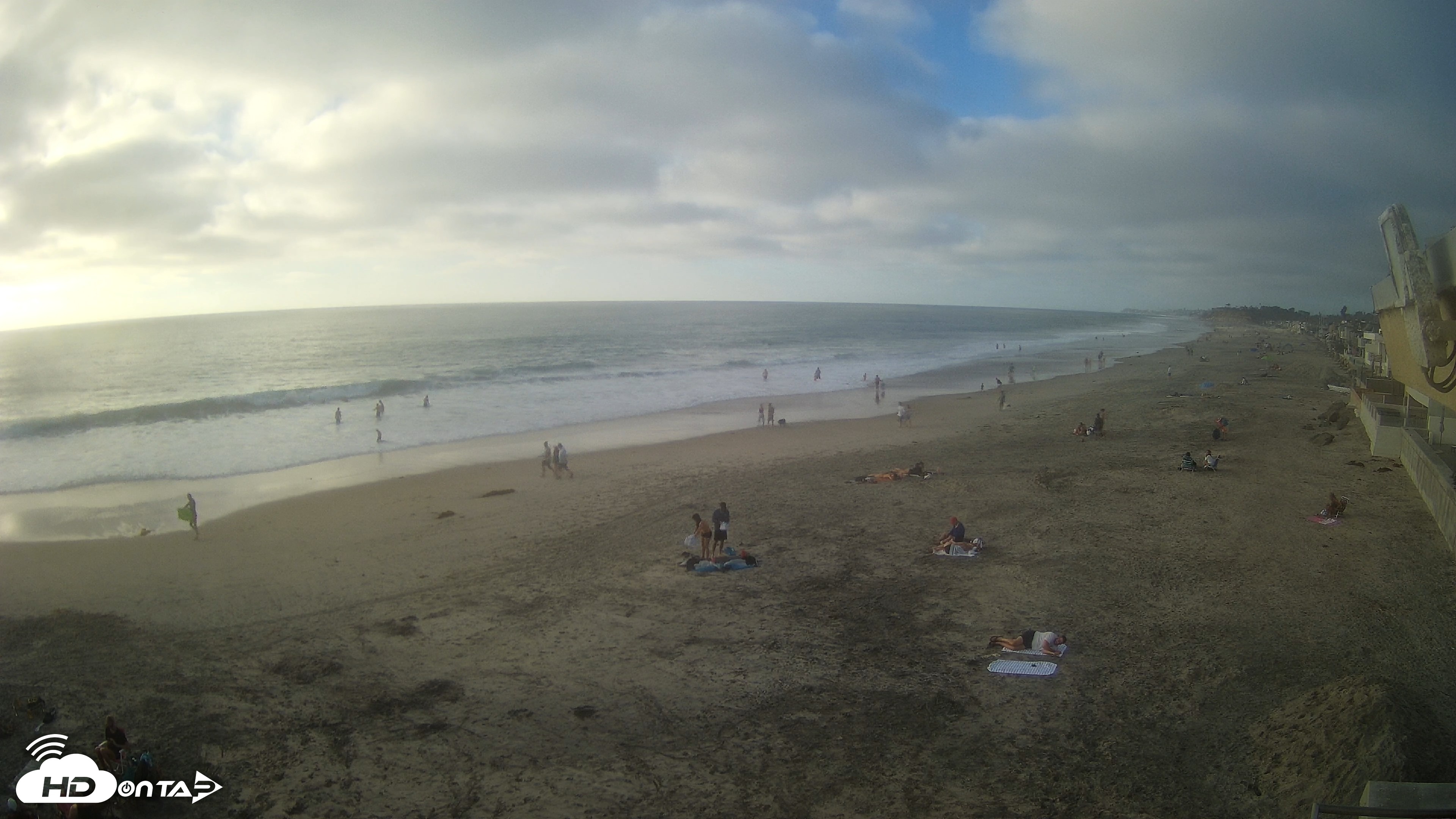 Snapshot of 17th St. Del Mar Beach - 4K NW View Live Cam taken Oct 9, 2026, 5:22pm PDT