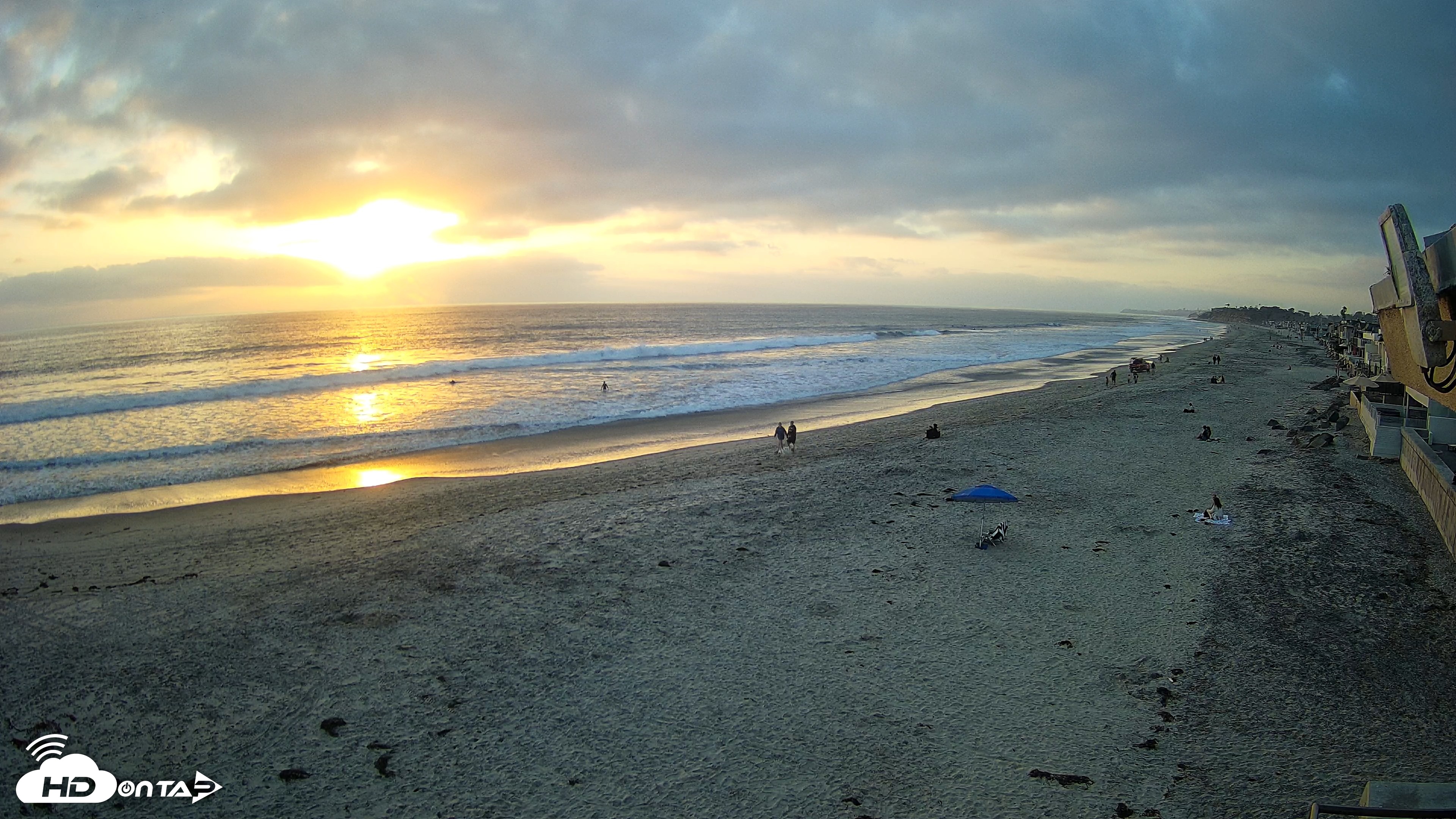 Snapshot of 17th St. Del Mar Beach - 4K NW View Live Cam taken May 21, 2026, 7:29pm PDT