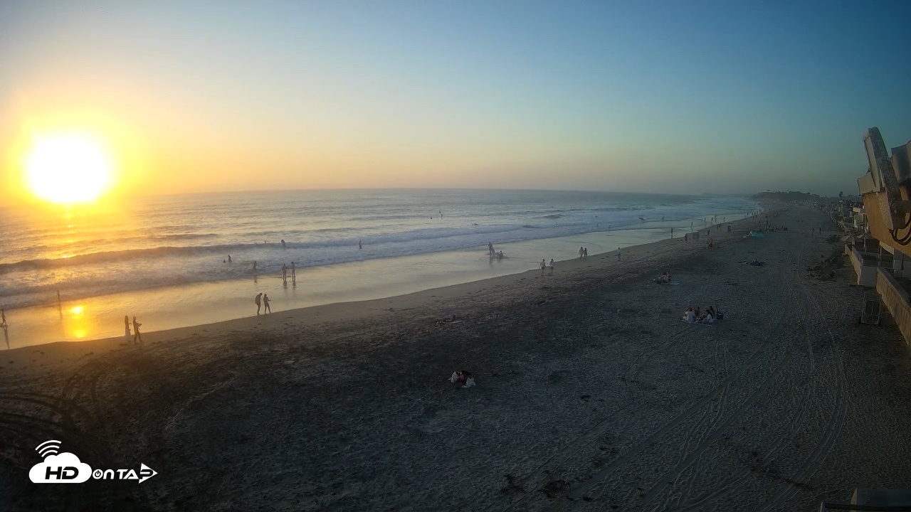 Snapshot of 17th St. Del Mar Beach - 4K NW View Live Cam taken Sep 11, 2026, 6:51pm PDT
