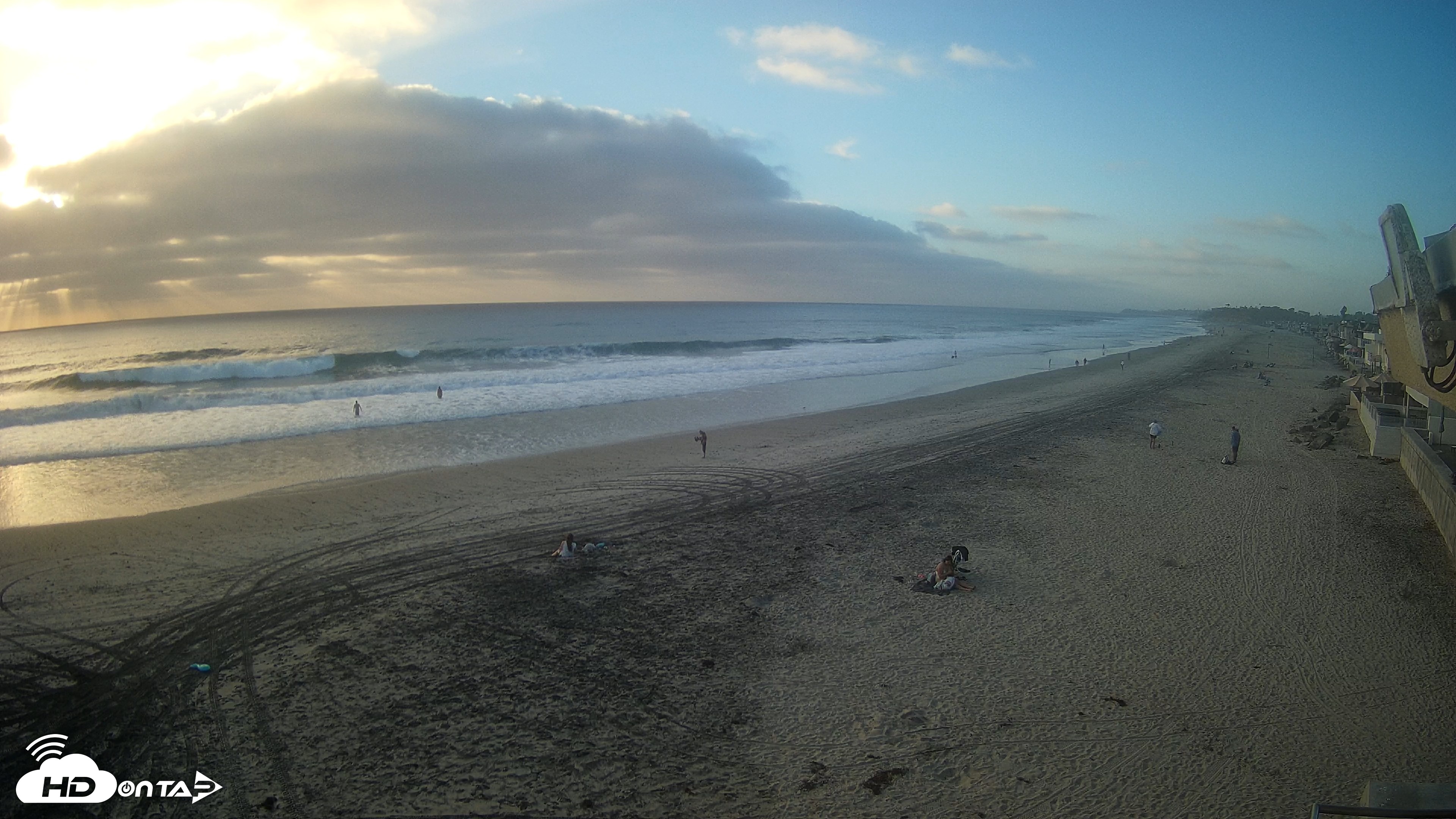 Snapshot of 17th St. Del Mar Beach - 4K NW View Live Cam taken Sep 14, 2026, 6:18pm PDT