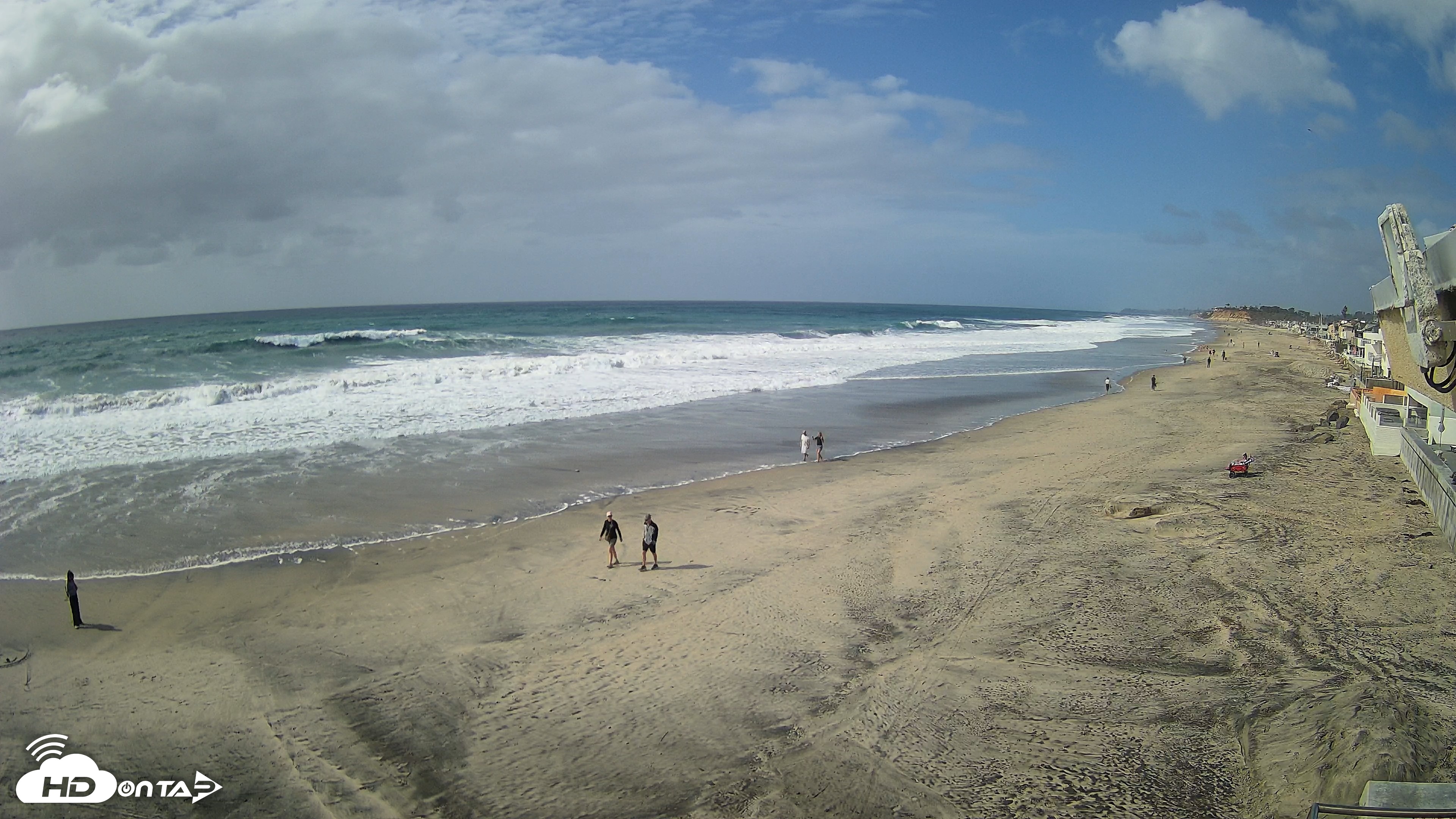 Snapshot of 17th St. Del Mar Beach - 4K NW View Live Cam taken Oct 11, 2026, 2:35pm PDT