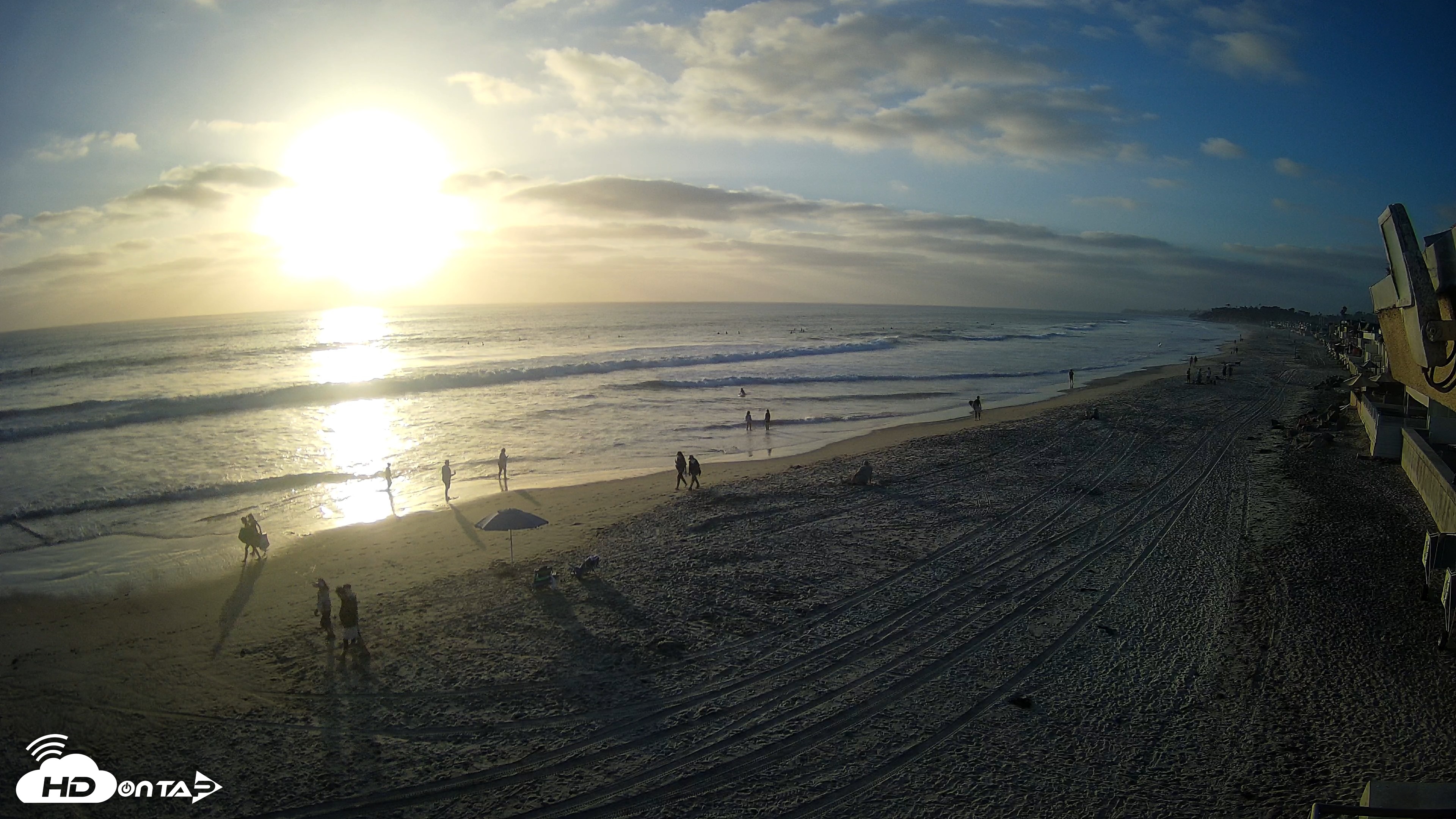 Snapshot of 17th St. Del Mar Beach - 4K NW View Live Cam taken Jun 1, 2026, 7:13pm PDT