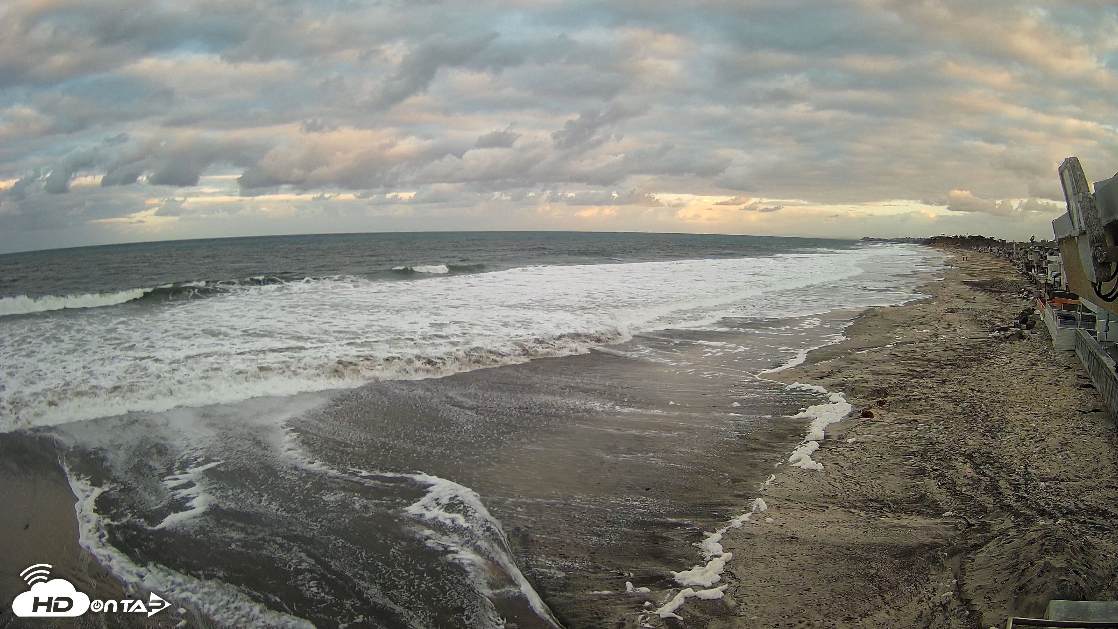 Snapshot of 17th St. Del Mar Beach - 4K NW View Live Cam taken Oct 12, 2026, 7:10am PDT
