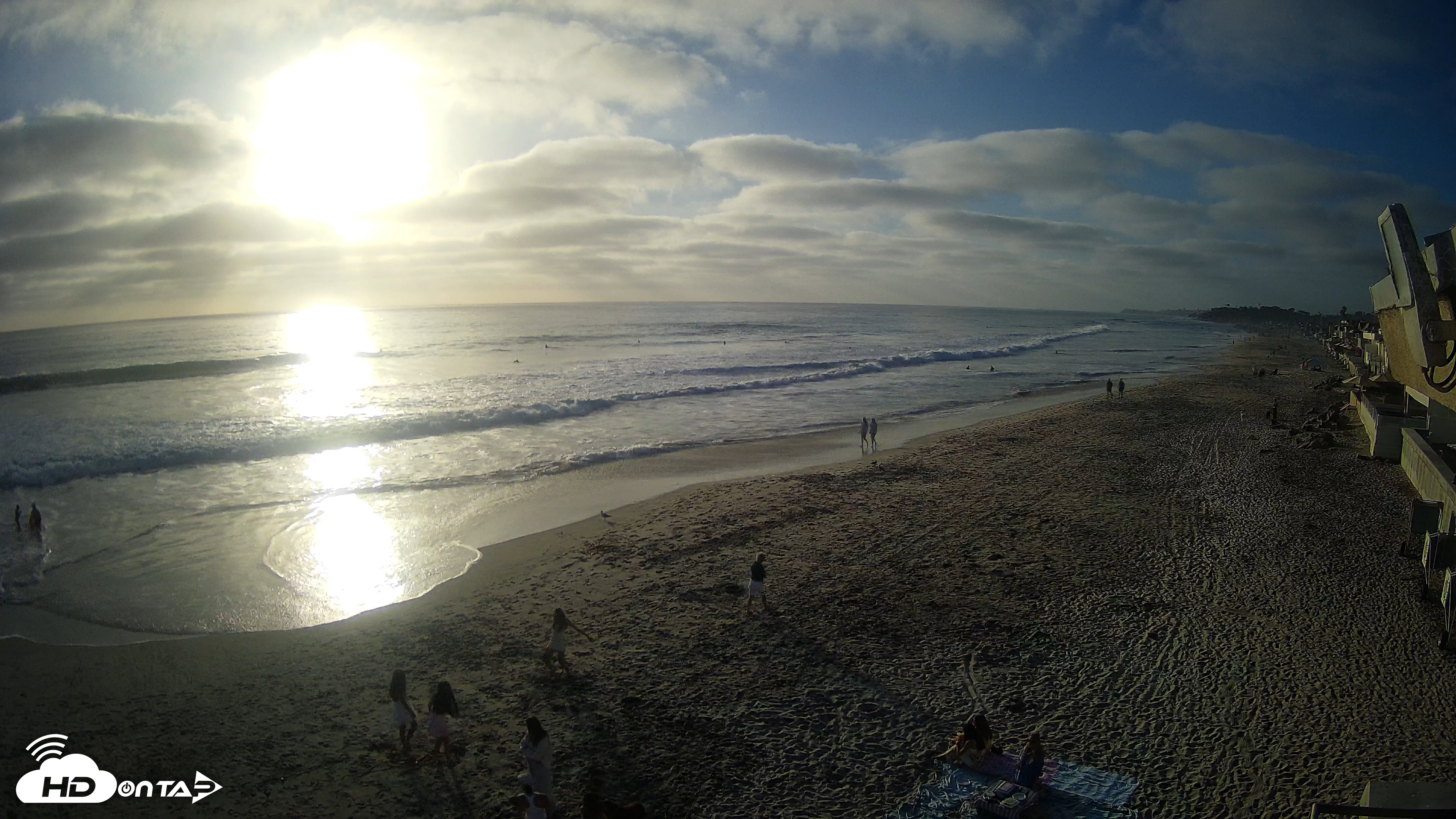 Snapshot of 17th St. Del Mar Beach - 4K NW View Live Cam taken Jun 9, 2026, 6:55pm PDT