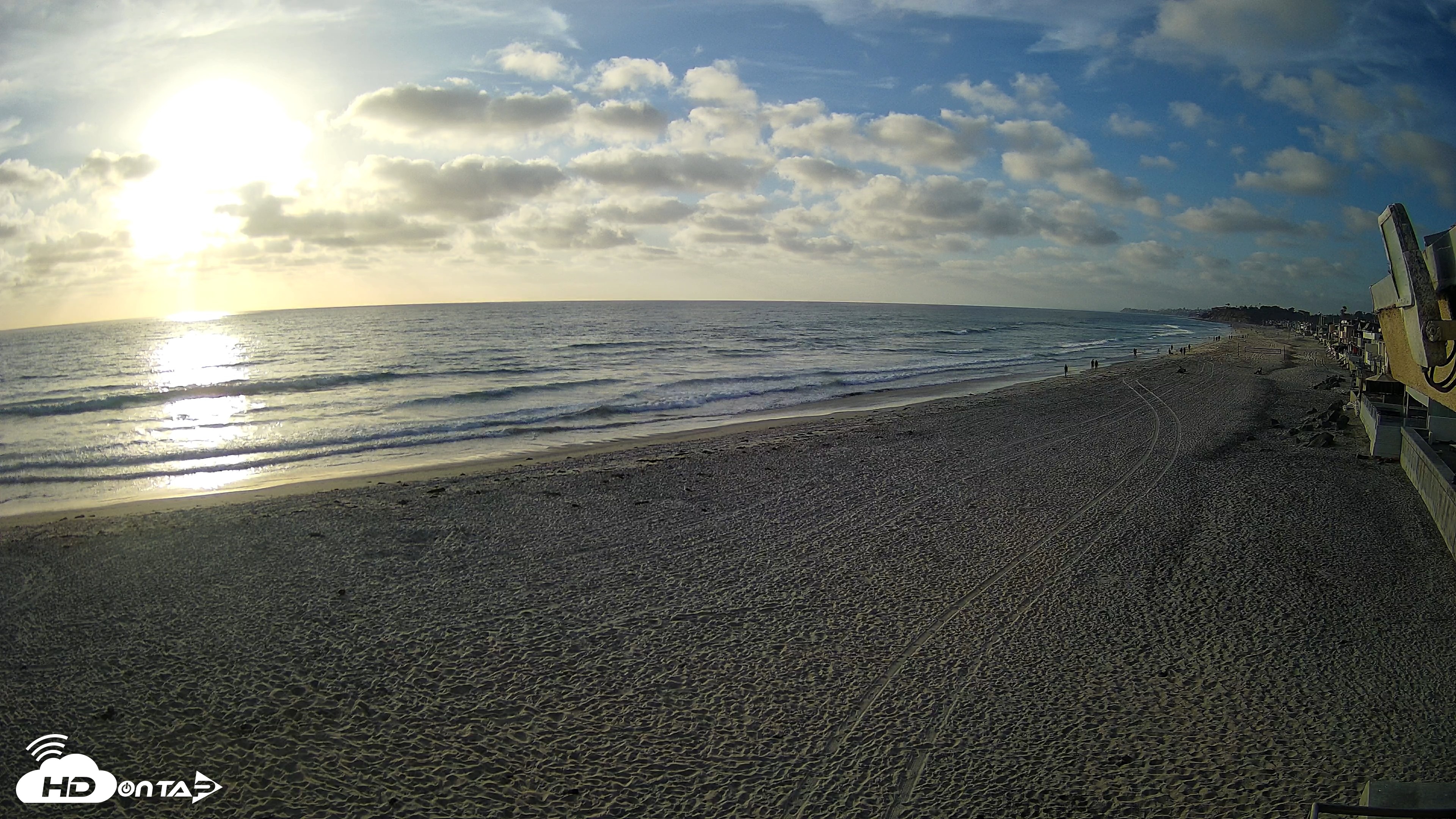 Snapshot of 17th St. Del Mar Beach - 4K NW View Live Cam taken Apr 29, 2026, 6:37pm PDT