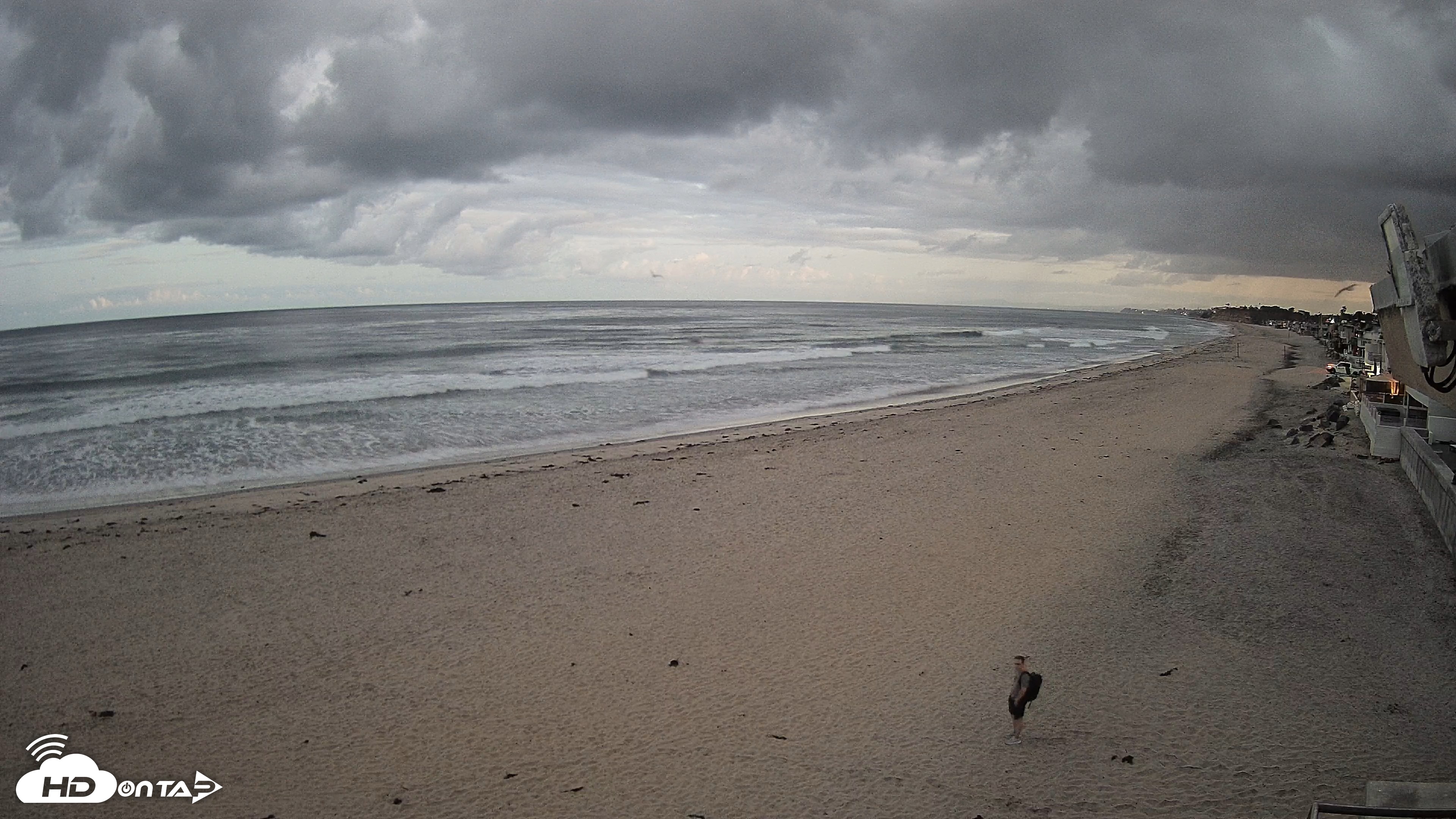 Snapshot of 17th St. Del Mar Beach - 4K NW View Live Cam taken Apr 27, 2026, 5:48am PDT