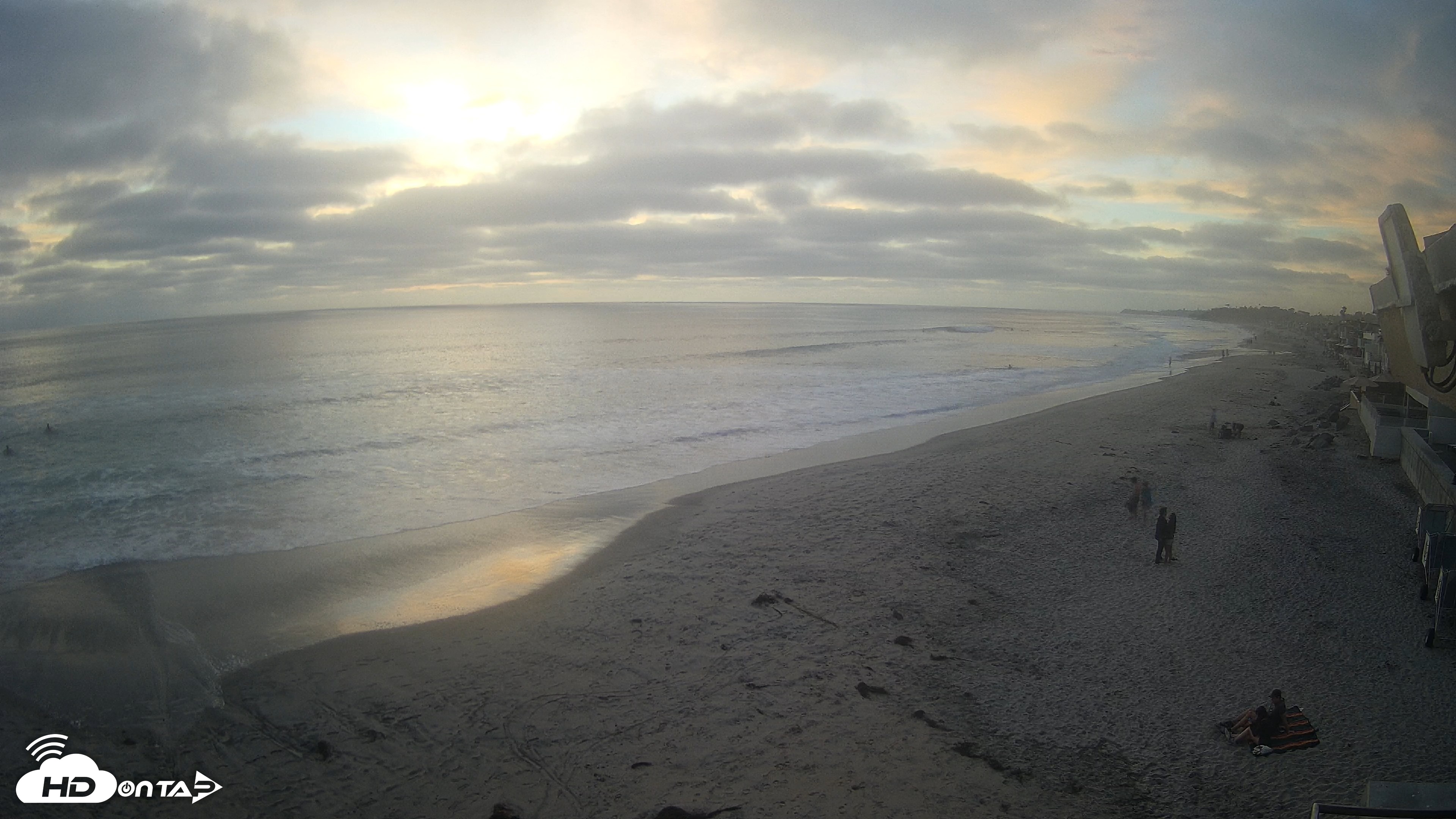 Snapshot of 17th St. Del Mar Beach - 4K NW View Live Cam taken Jun 11, 2026, 8:04pm PDT