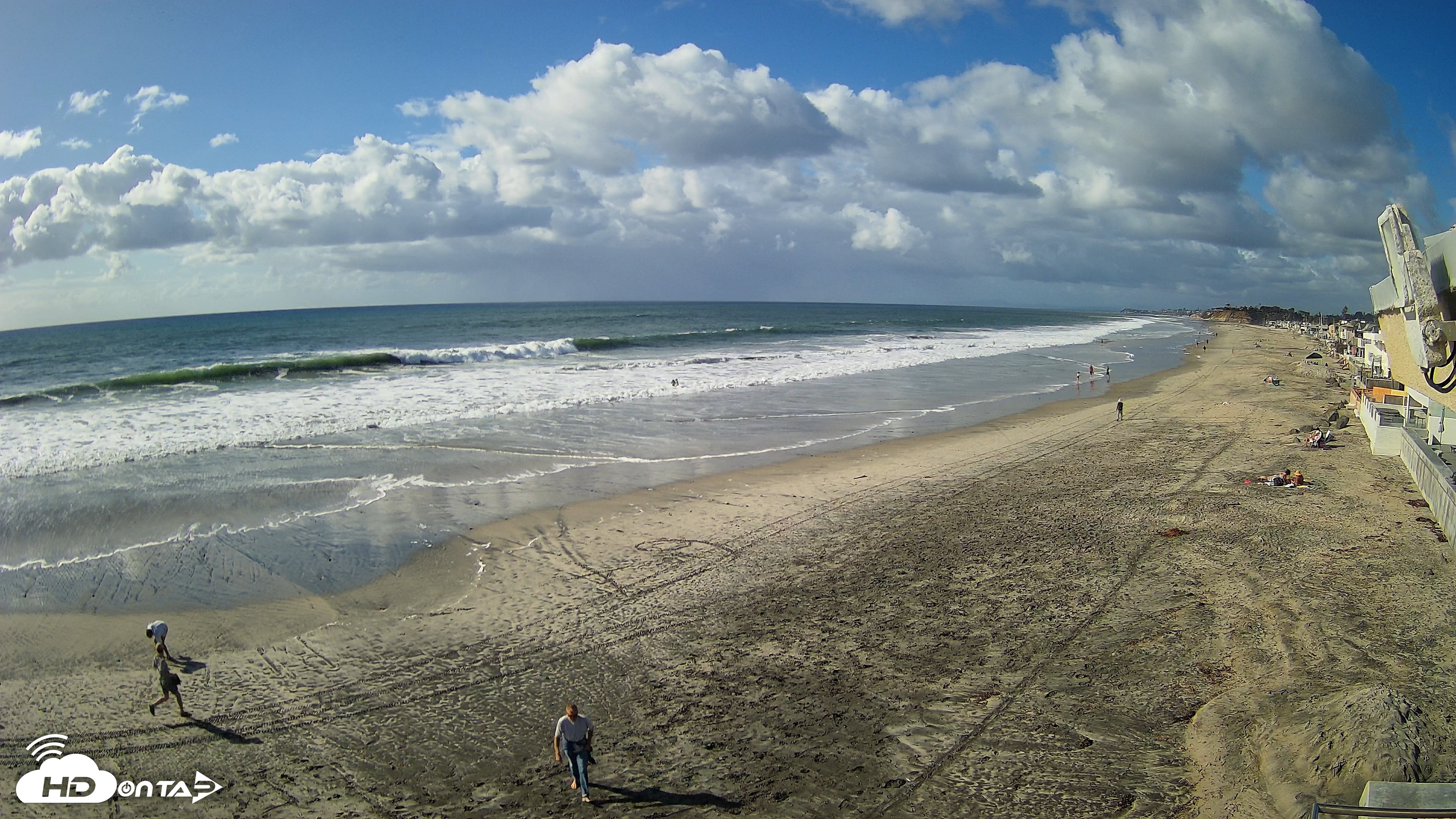 Snapshot of 17th St. Del Mar Beach - 4K NW View Live Cam taken Oct 12, 2026, 3:37pm PDT