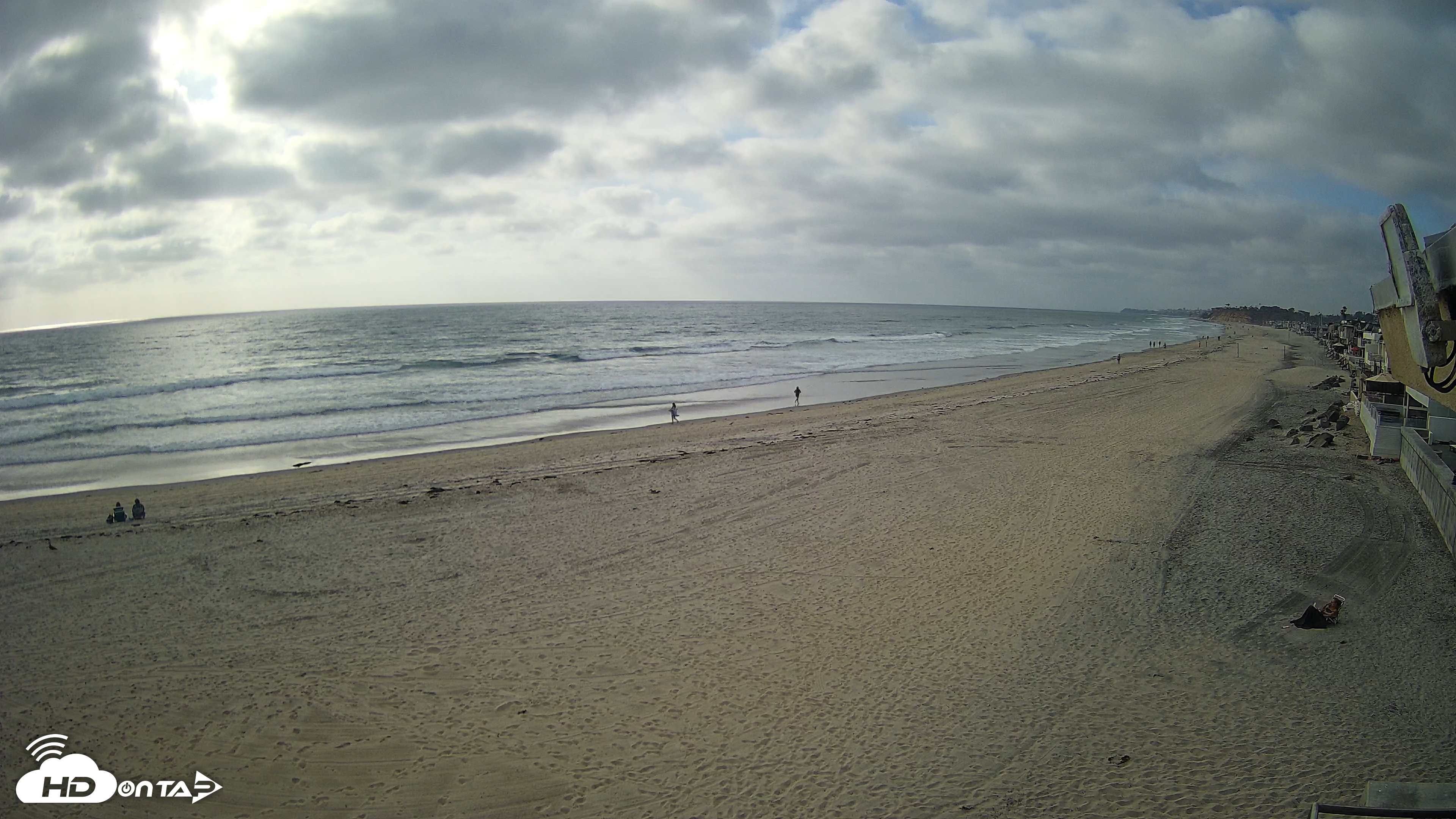 Snapshot of 17th St. Del Mar Beach - 4K NW View Live Cam taken Apr 30, 2026, 5:19pm PDT