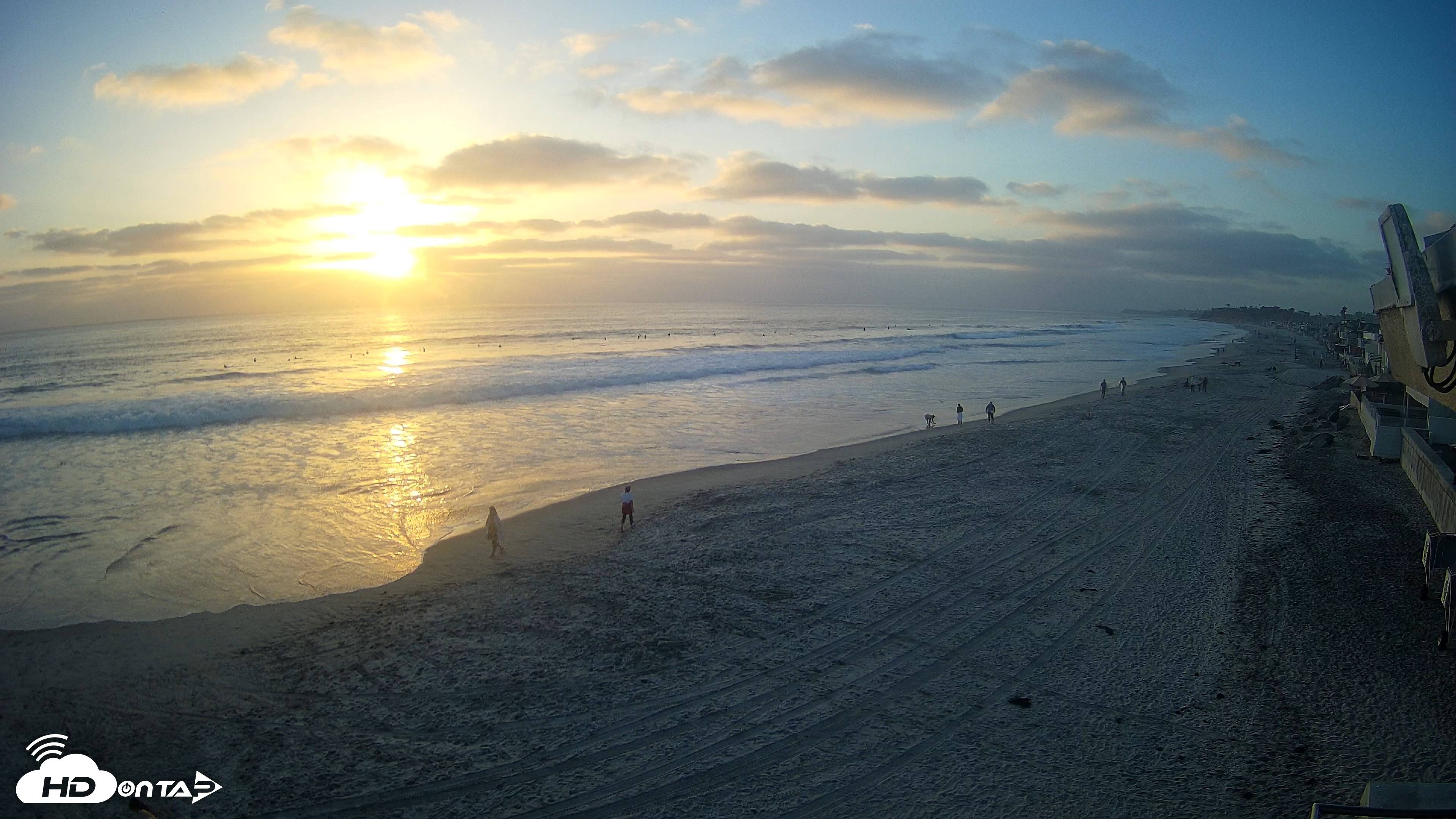 Snapshot of 17th St. Del Mar Beach - 4K NW View Live Cam taken Jun 1, 2026, 7:35pm PDT