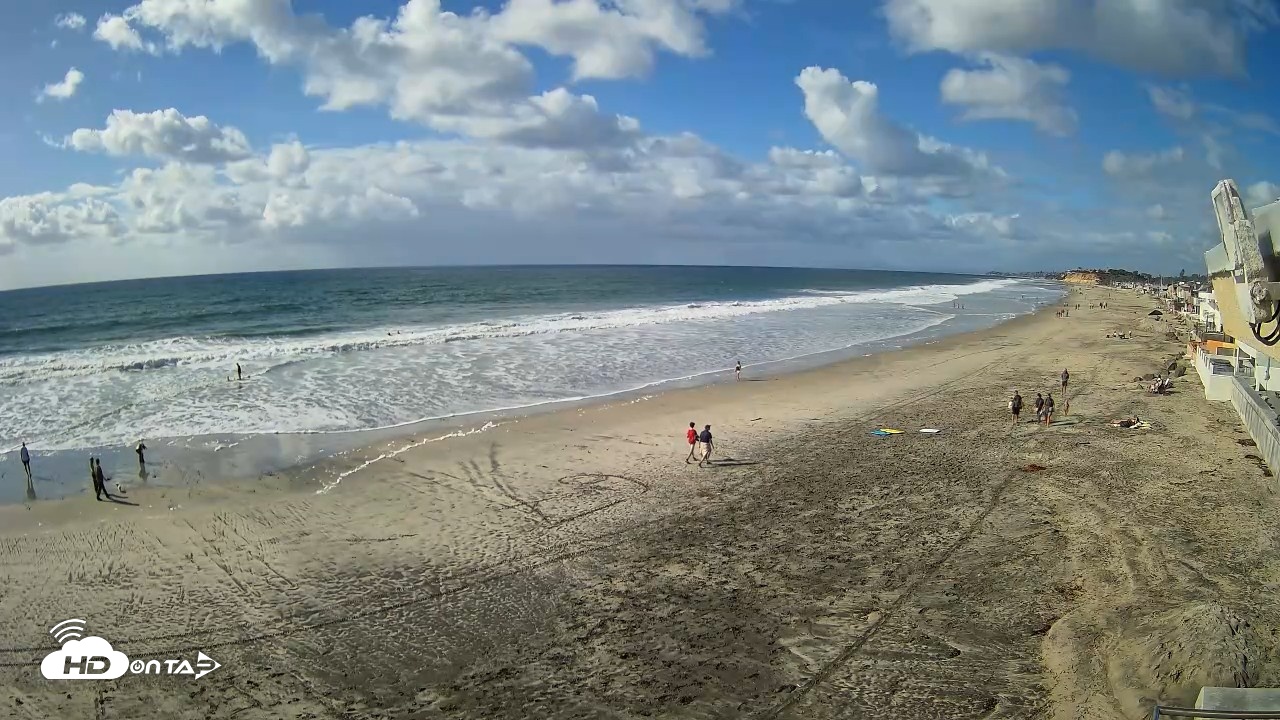 Snapshot of 17th St. Del Mar Beach - 4K NW View Live Cam taken Oct 12, 2026, 3:24pm PDT