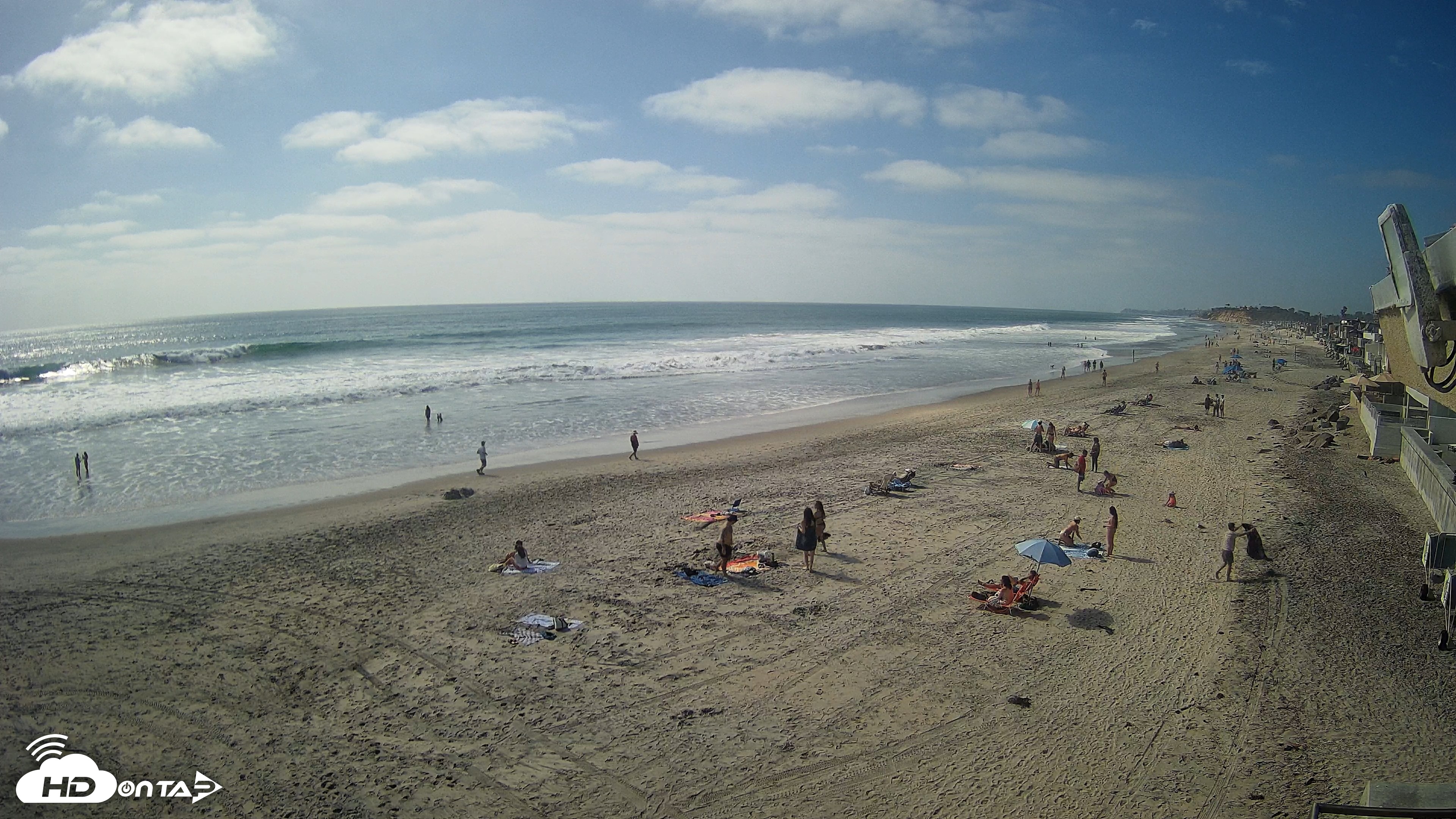 Snapshot of 17th St. Del Mar Beach - 4K NW View Live Cam taken Jun 1, 2026, 4:15pm PDT