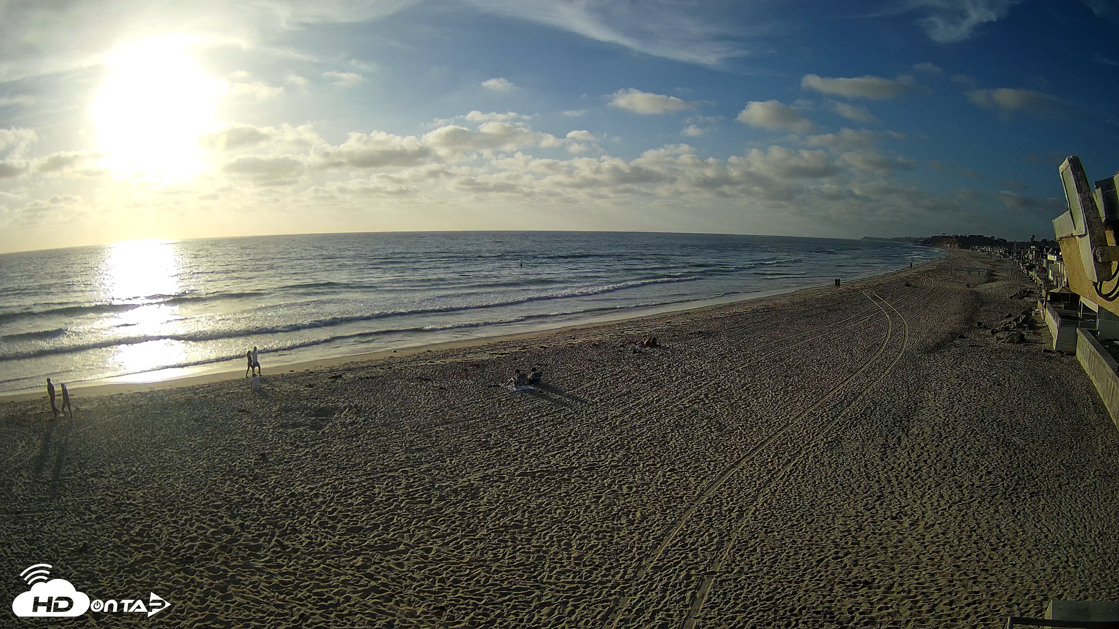 Snapshot of 17th St. Del Mar Beach - 4K NW View Live Cam taken Apr 29, 2026, 6:28pm PDT