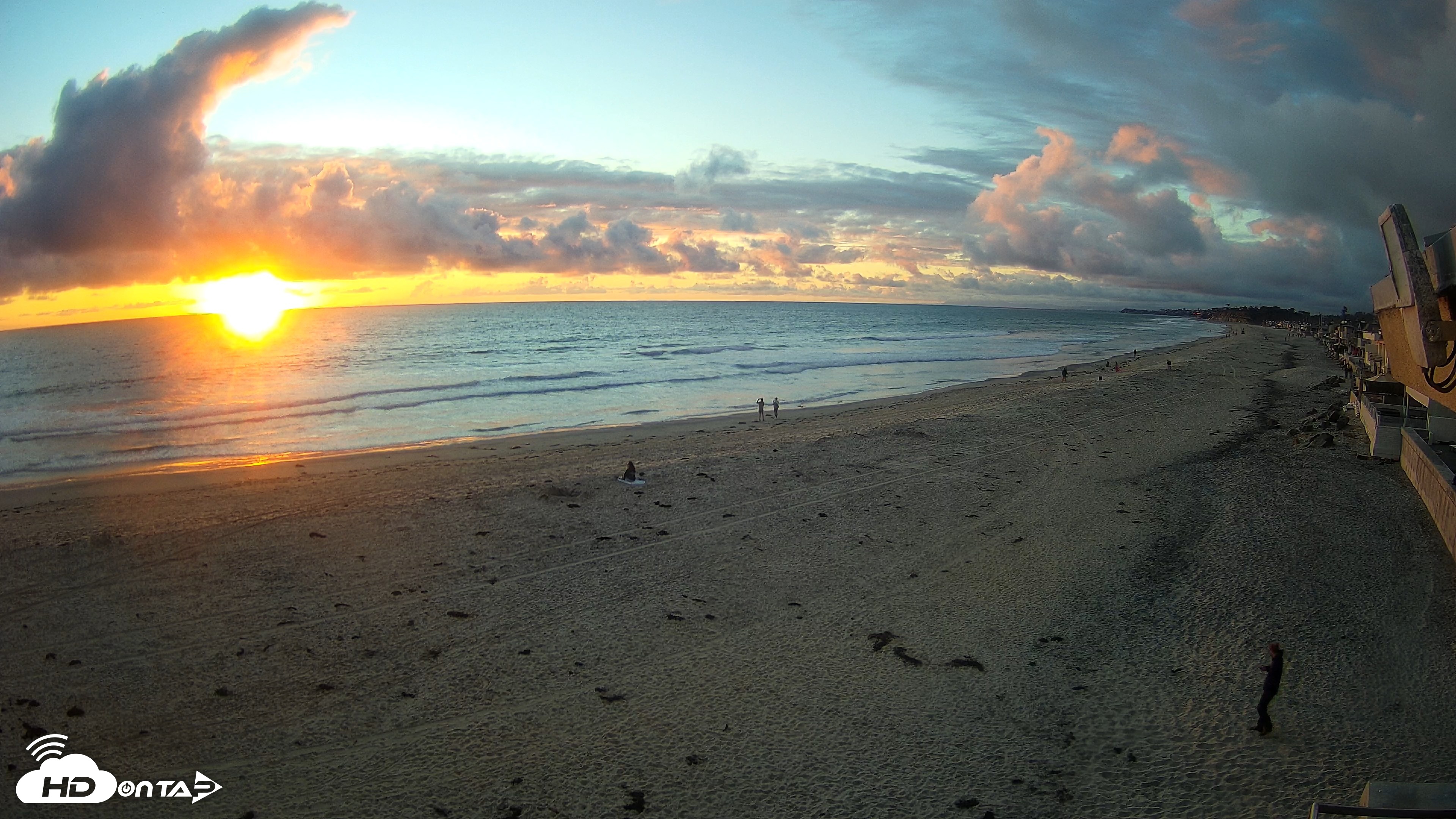 Snapshot of 17th St. Del Mar Beach - 4K NW View Live Cam taken Apr 21, 2026, 7:23pm PDT