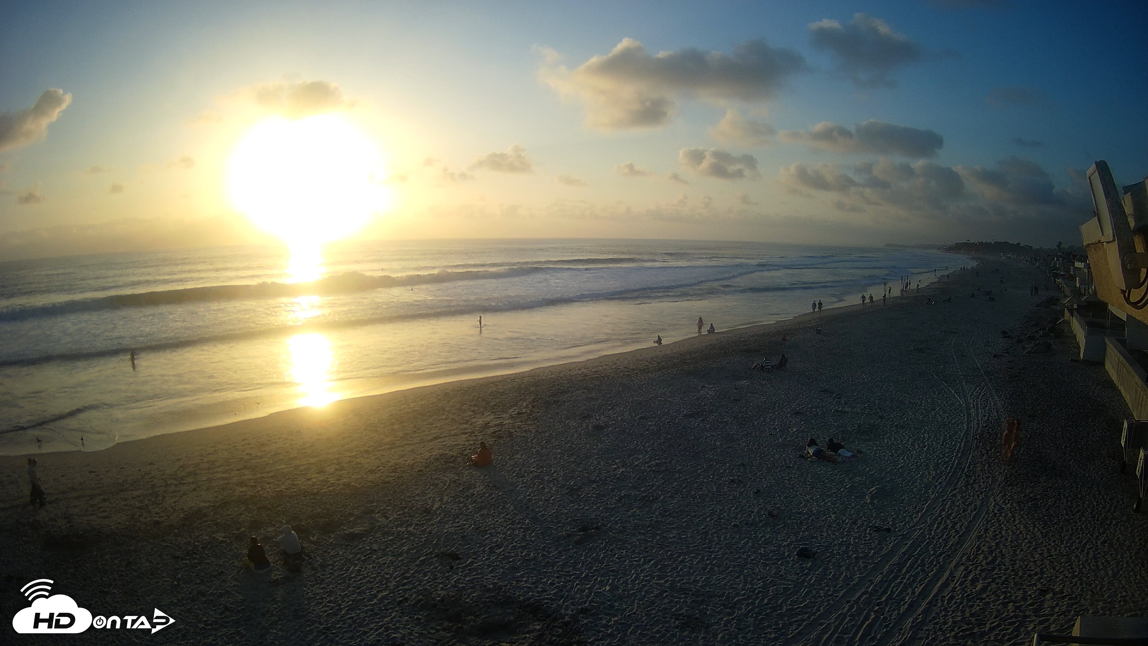 Snapshot of 17th St. Del Mar Beach - 4K NW View Live Cam taken Jun 7, 2026, 7:28pm PDT