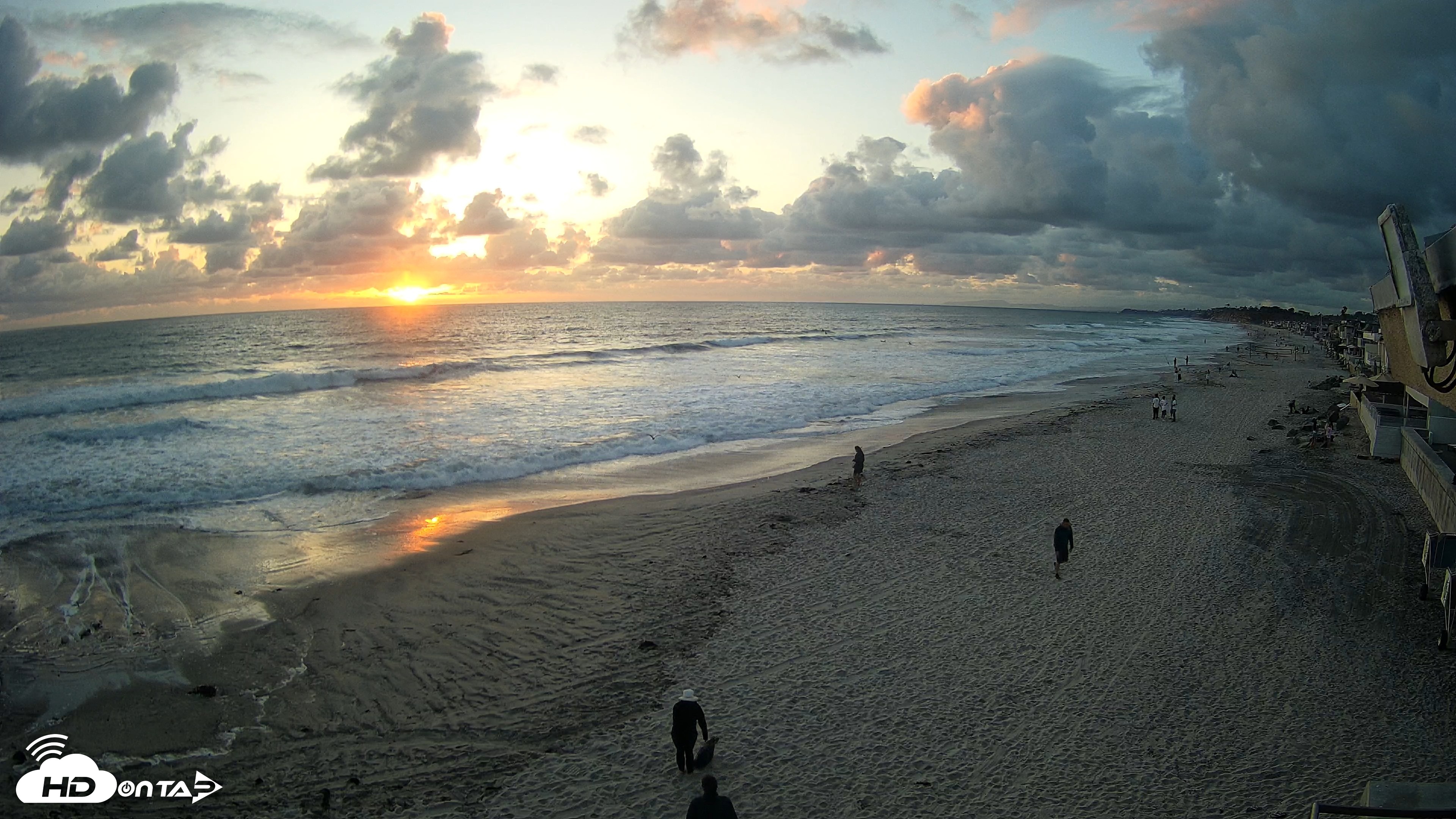 Snapshot of 17th St. Del Mar Beach - 4K NW View Live Cam taken May 27, 2026, 7:46pm PDT
