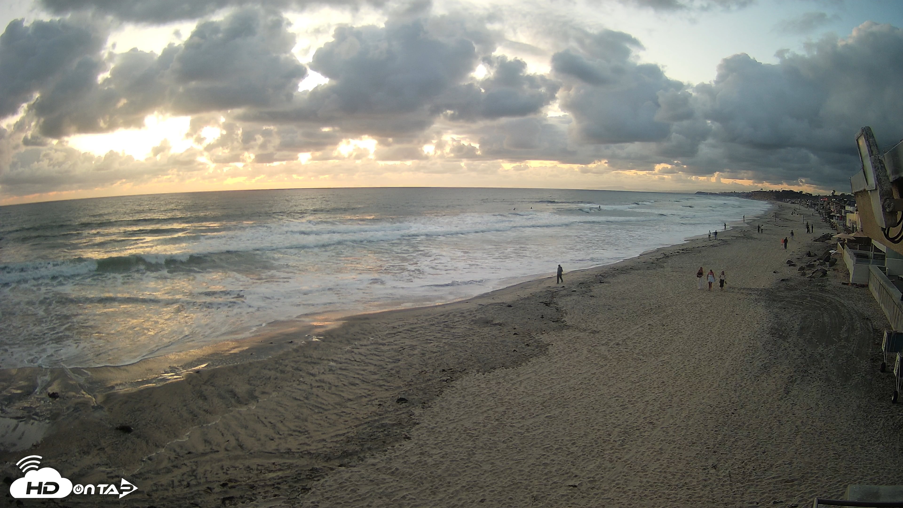 Snapshot of 17th St. Del Mar Beach - 4K NW View Live Cam taken May 27, 2026, 7:59pm PDT