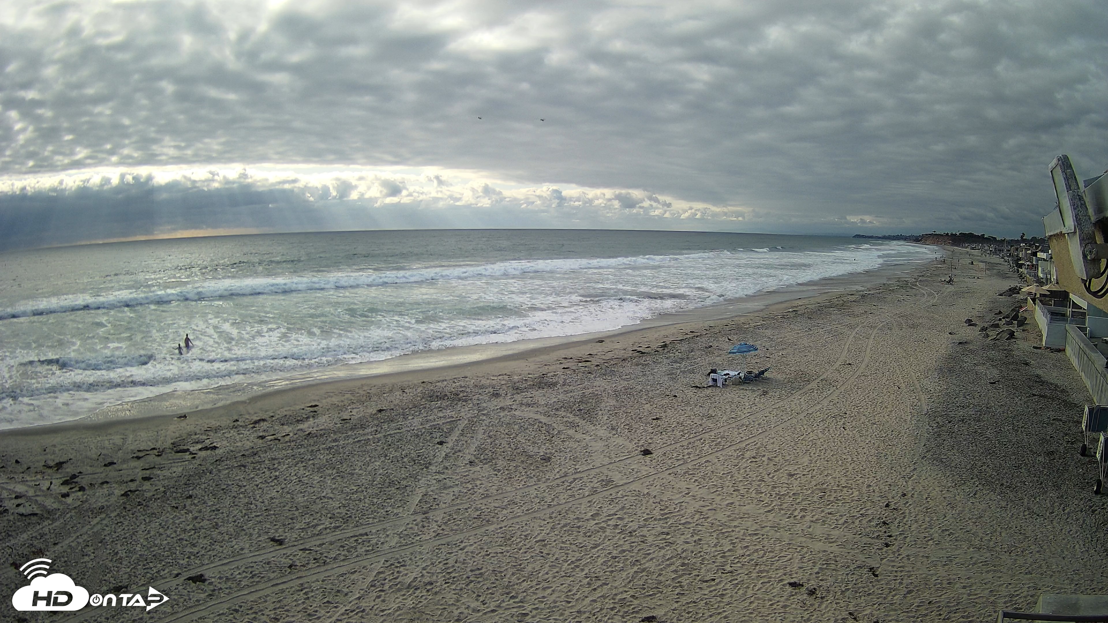 Snapshot of 17th St. Del Mar Beach - 4K NW View Live Cam taken May 26, 2026, 5:43pm PDT