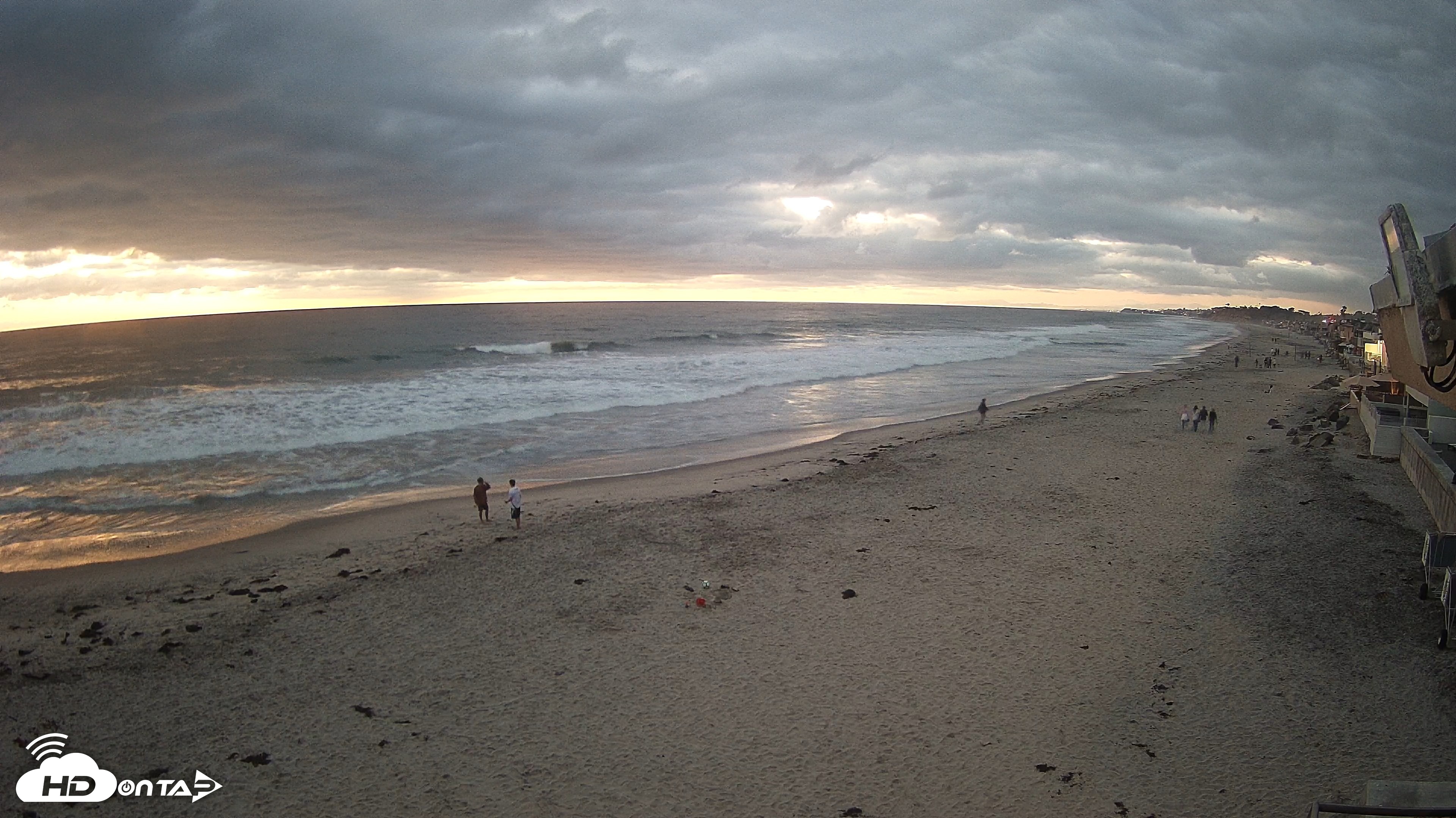 Snapshot of 17th St. Del Mar Beach - 4K NW View Live Cam taken May 25, 2026, 8:06pm PDT