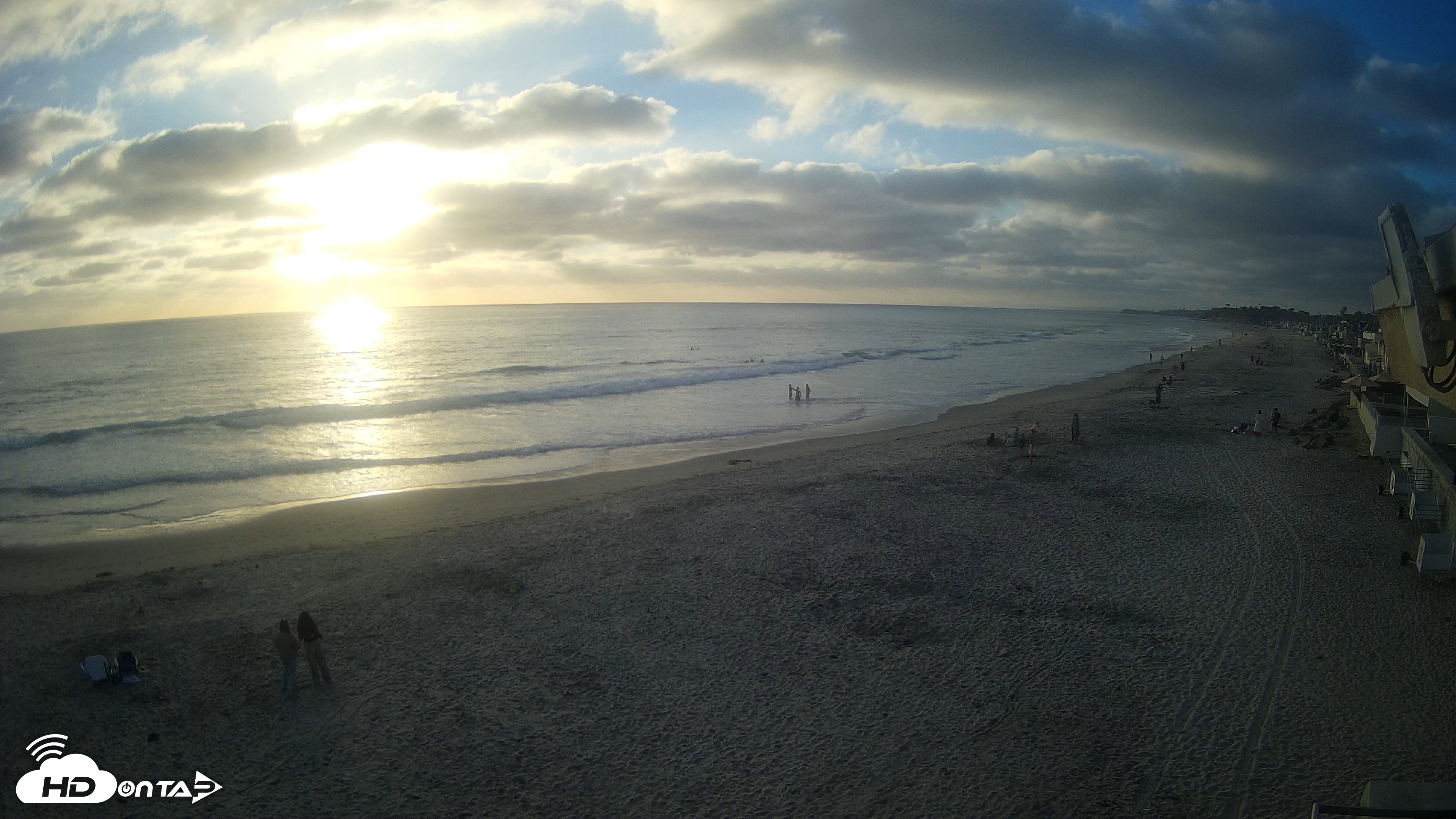 Snapshot of 17th St. Del Mar Beach - 4K NW View Live Cam taken Jul 1, 2026, 7:12pm PDT