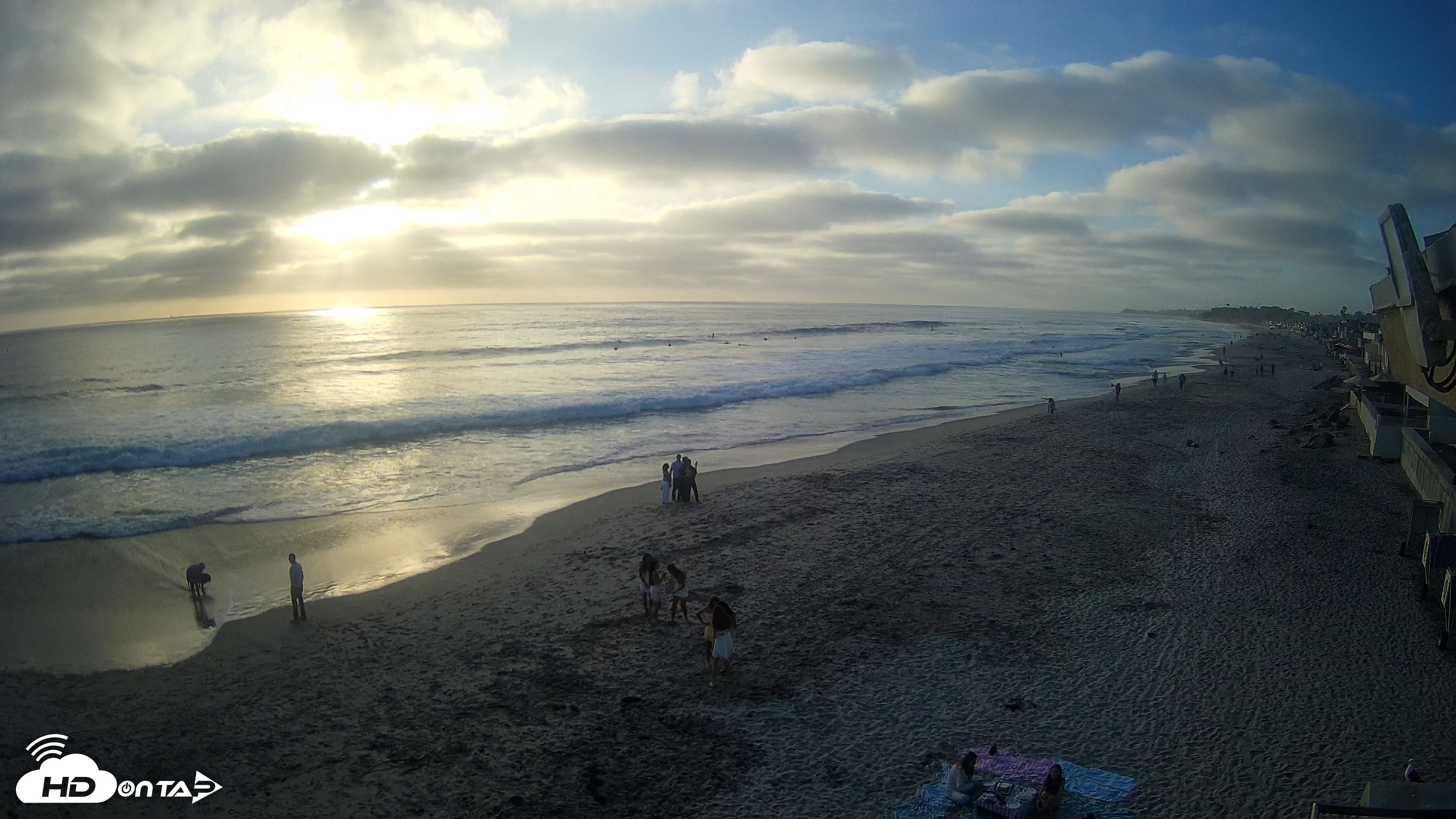 Snapshot of 17th St. Del Mar Beach - 4K NW View Live Cam taken Jun 9, 2026, 7:08pm PDT