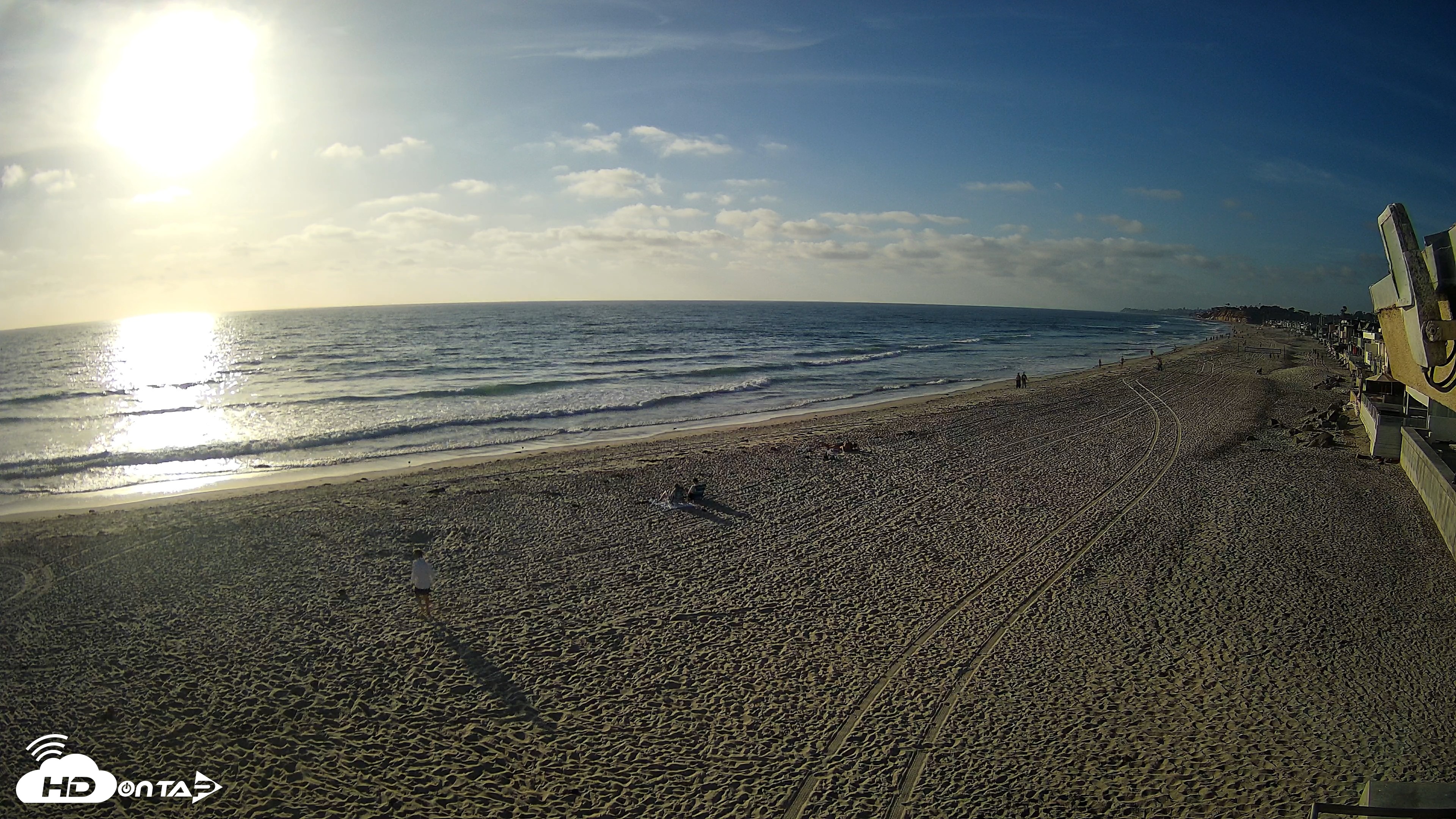 Snapshot of 17th St. Del Mar Beach - 4K NW View Live Cam taken Apr 29, 2026, 6:17pm PDT