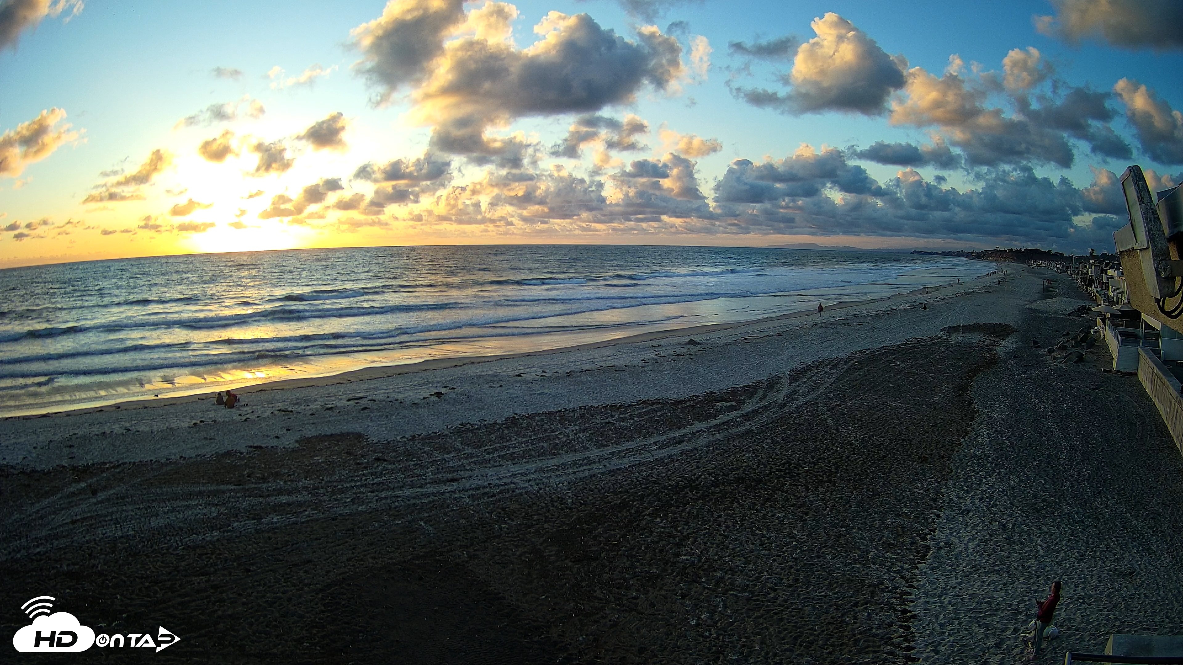 Snapshot of 17th St. Del Mar Beach - 4K NW View Live Cam taken May 5, 2026, 7:21pm PDT