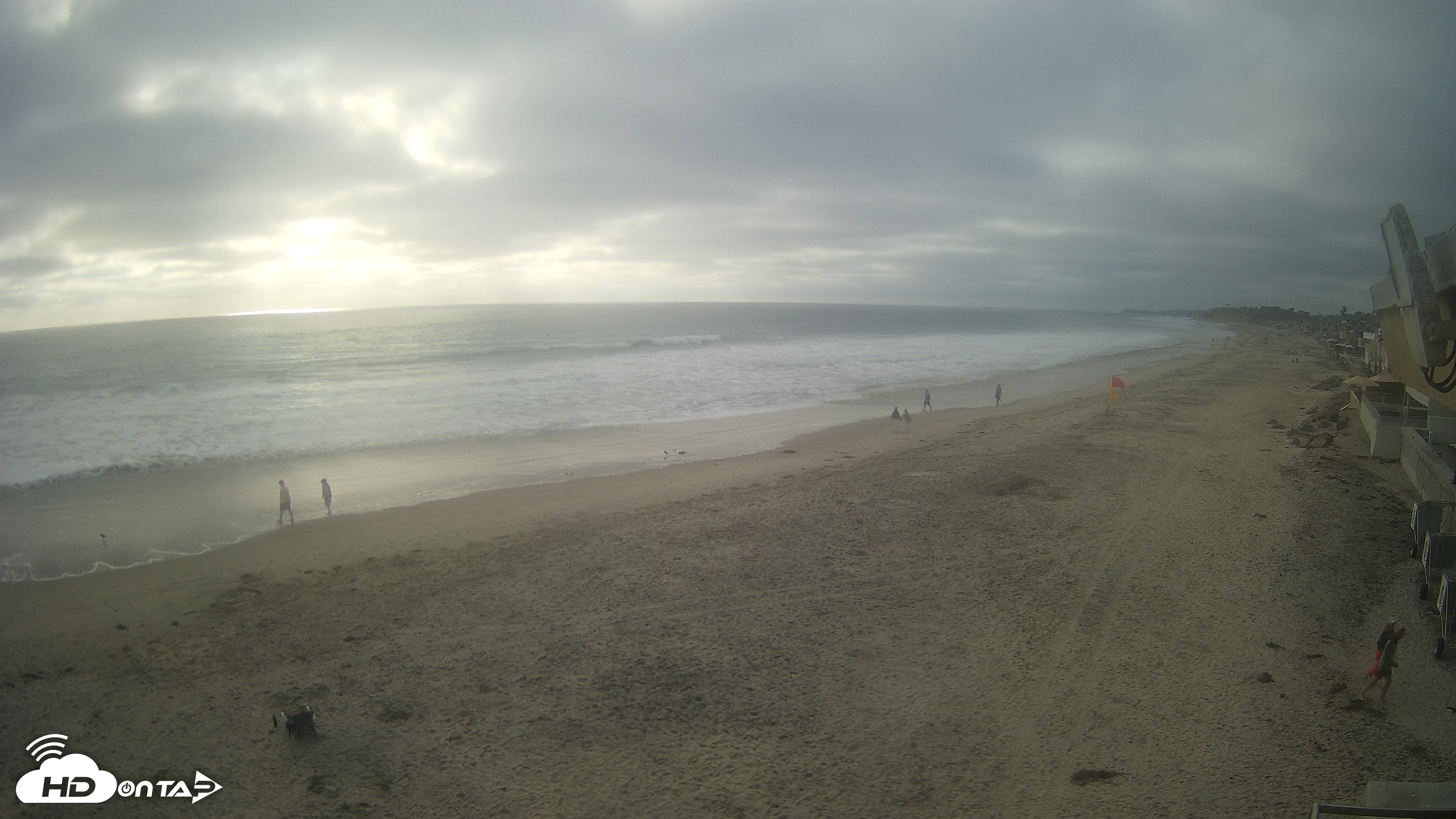 Snapshot of 17th St. Del Mar Beach - 4K NW View Live Cam taken Jun 16, 2026, 6:20pm PDT