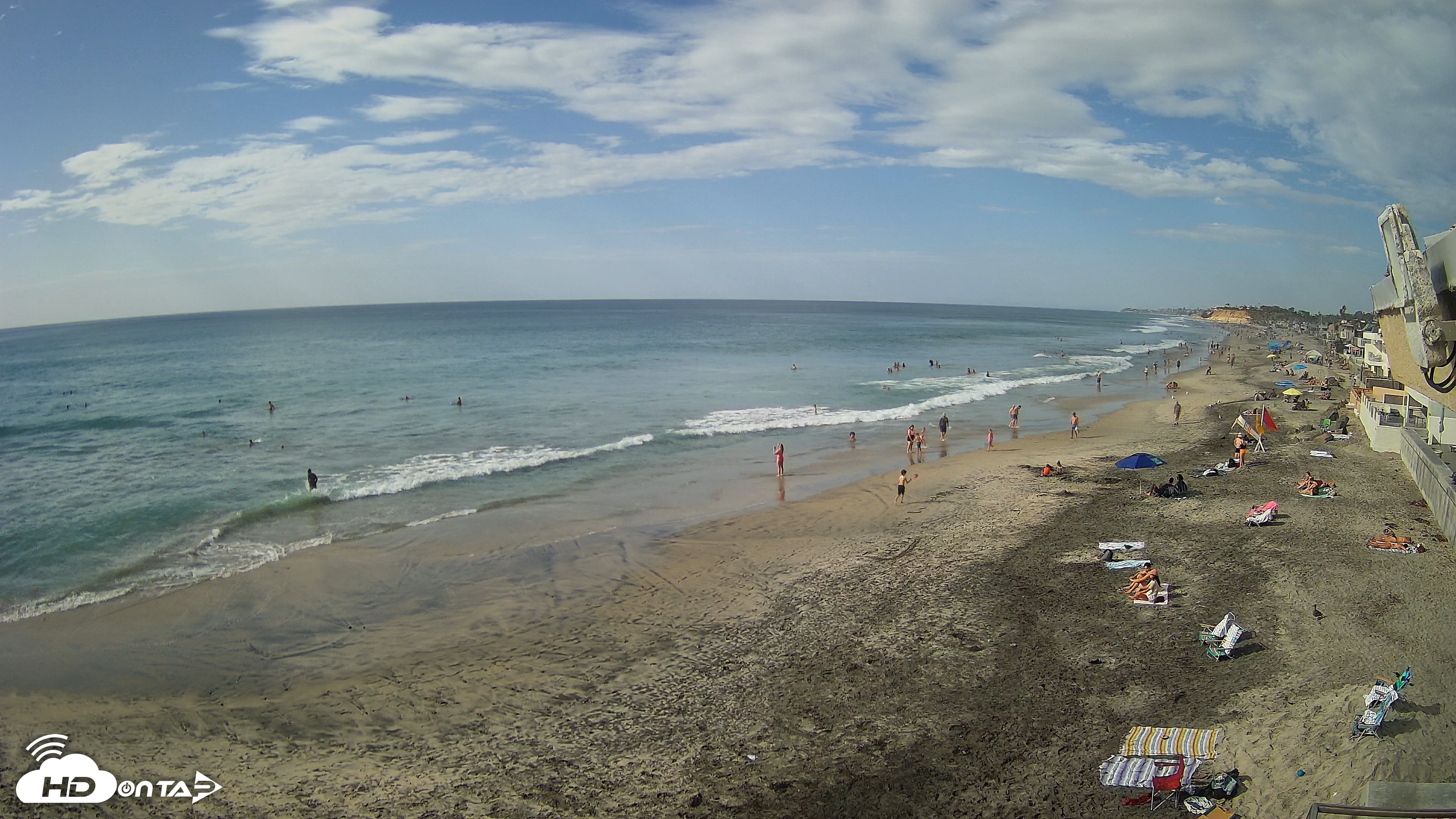 Snapshot of 17th St. Del Mar Beach - 4K NW View Live Cam taken Oct 17, 2026, 3:18pm PDT