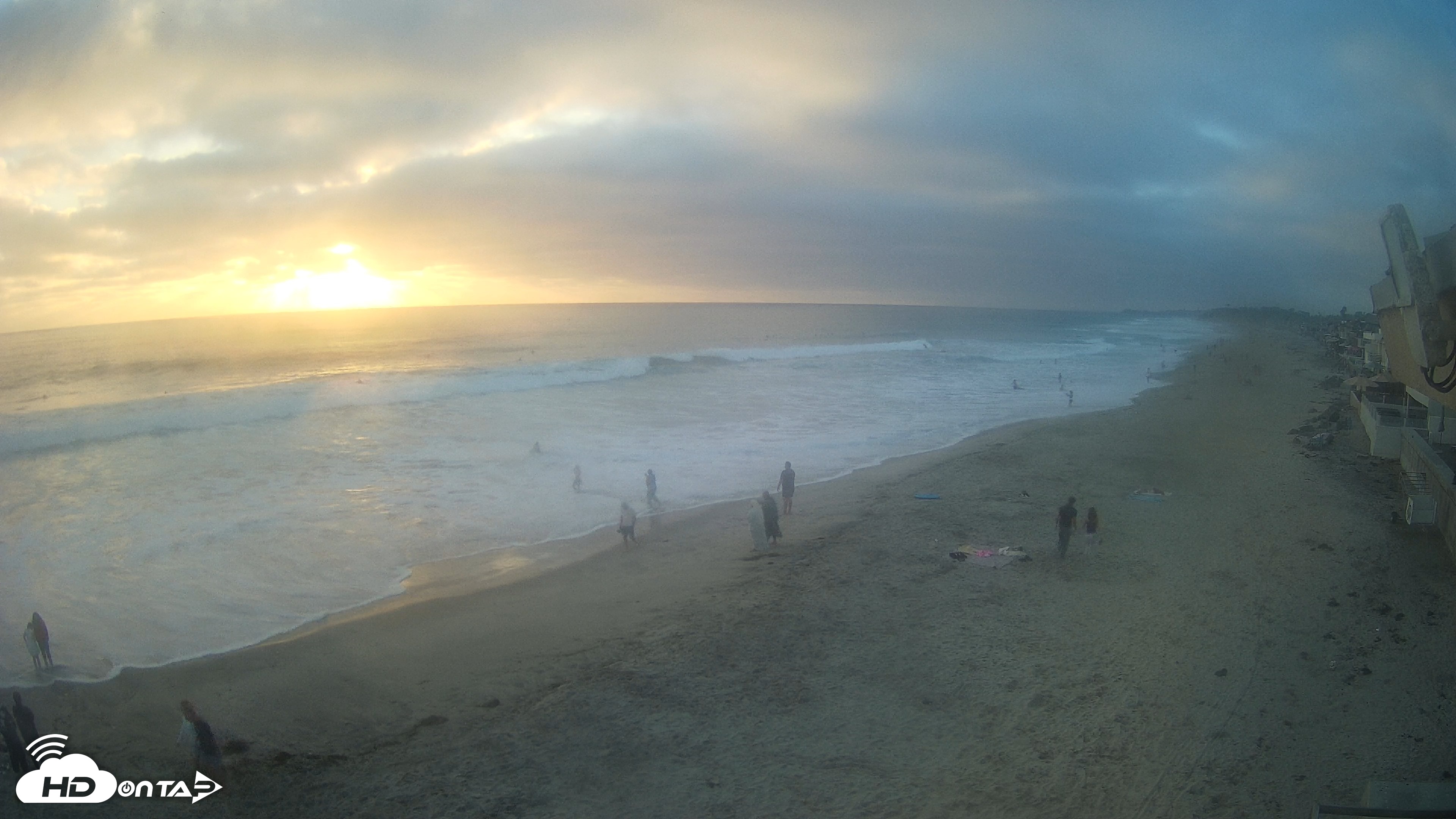 Snapshot of 17th St. Del Mar Beach - 4K NW View Live Cam taken Jul 29, 2026, 7:24pm PDT