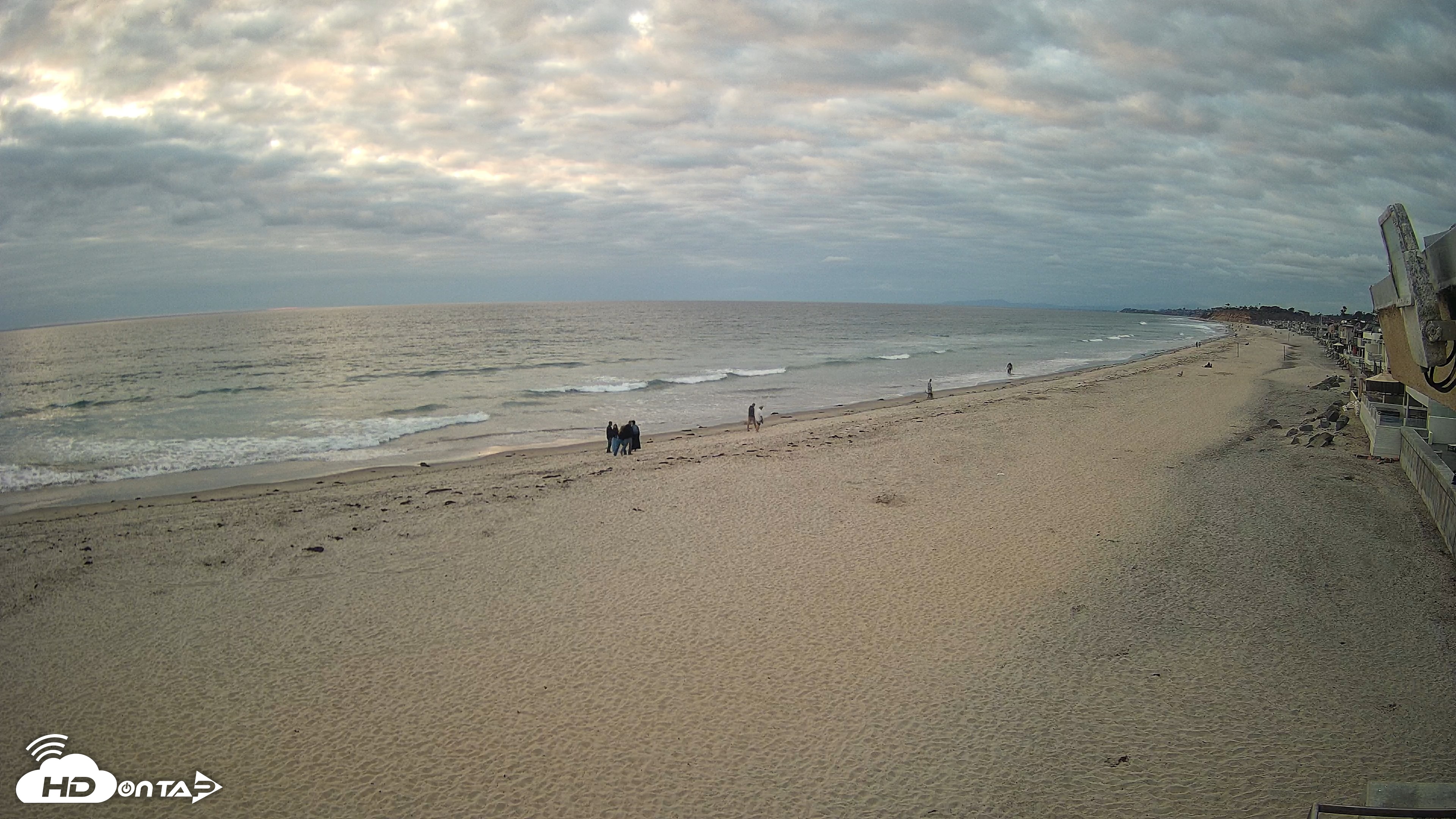 Snapshot of 17th St. Del Mar Beach - 4K NW View Live Cam taken May 3, 2026, 7:18pm PDT
