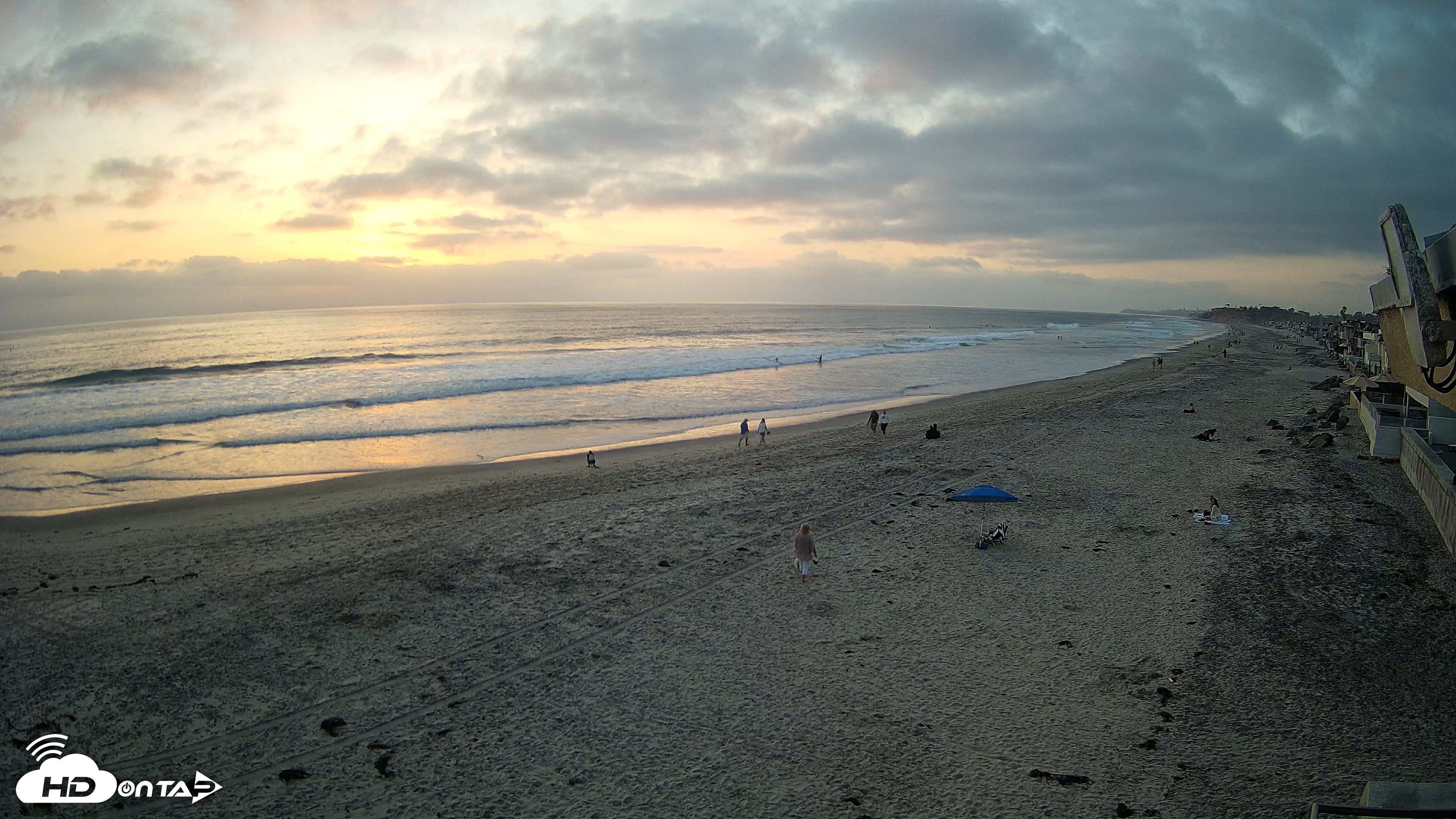 Snapshot of 17th St. Del Mar Beach - 4K NW View Live Cam taken May 21, 2026, 7:39pm PDT