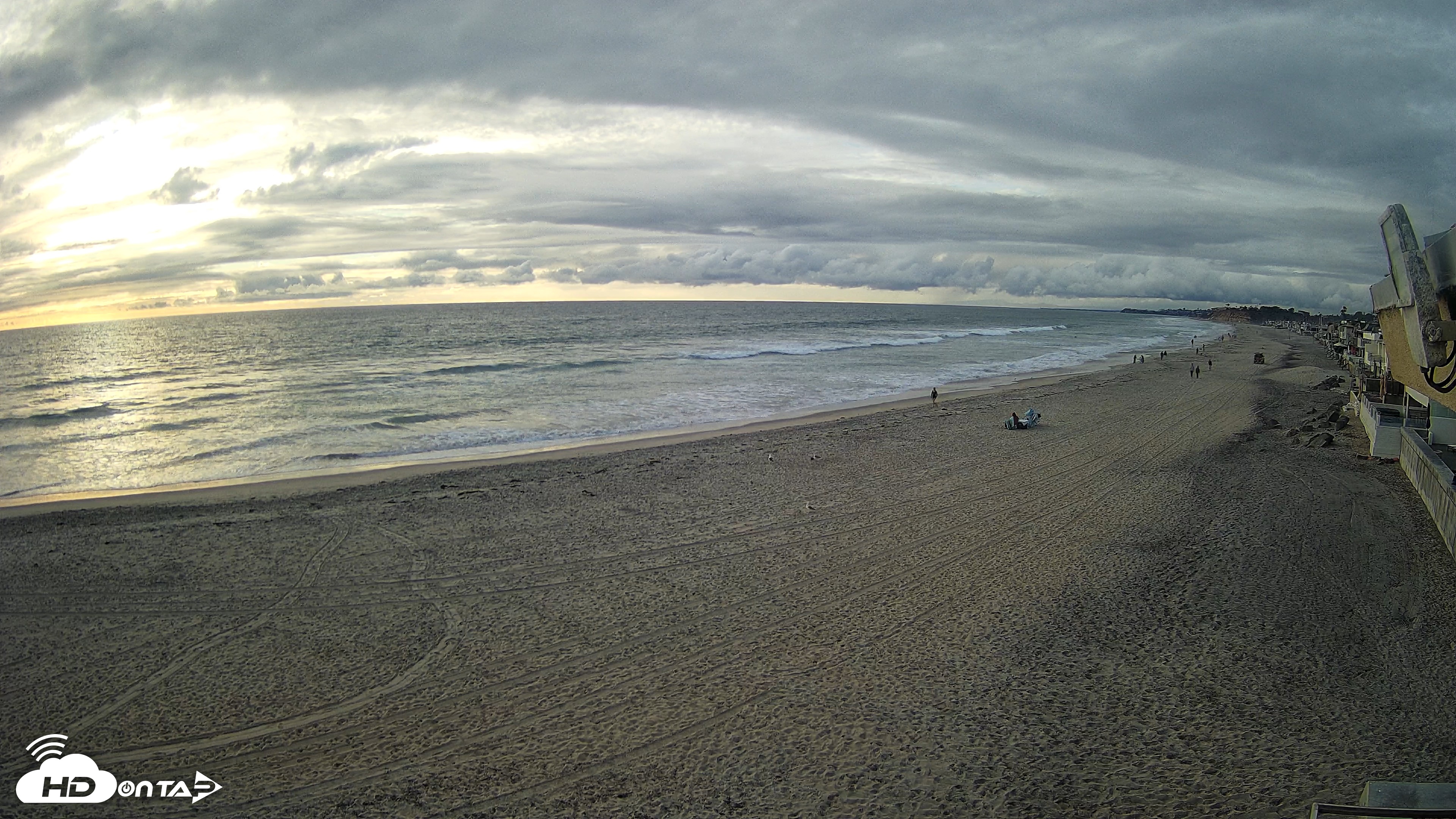 Snapshot of 17th St. Del Mar Beach - 4K NW View Live Cam taken Apr 12, 2026, 6:18pm PDT