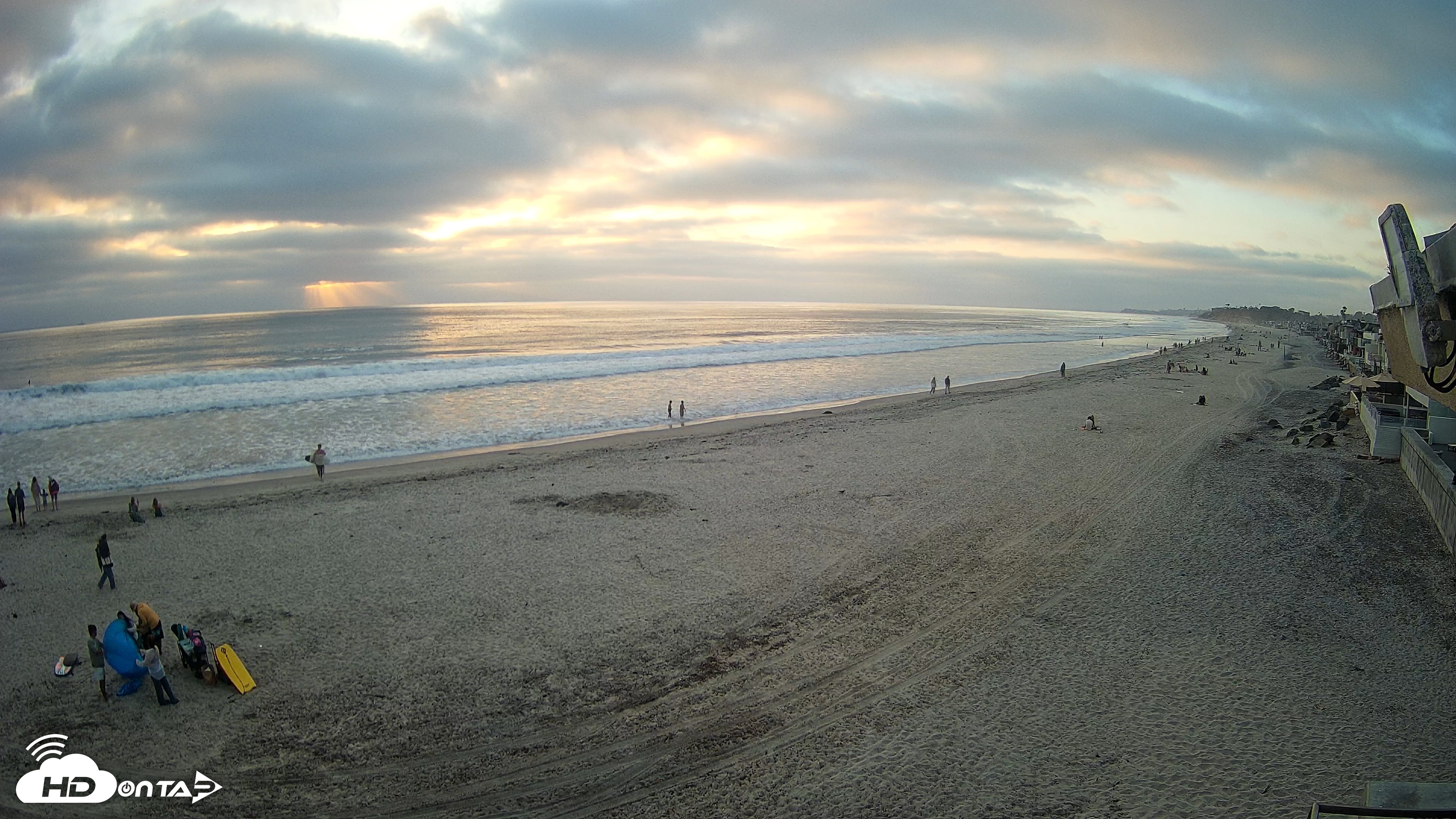 Snapshot of 17th St. Del Mar Beach - 4K NW View Live Cam taken May 9, 2026, 7:18pm PDT