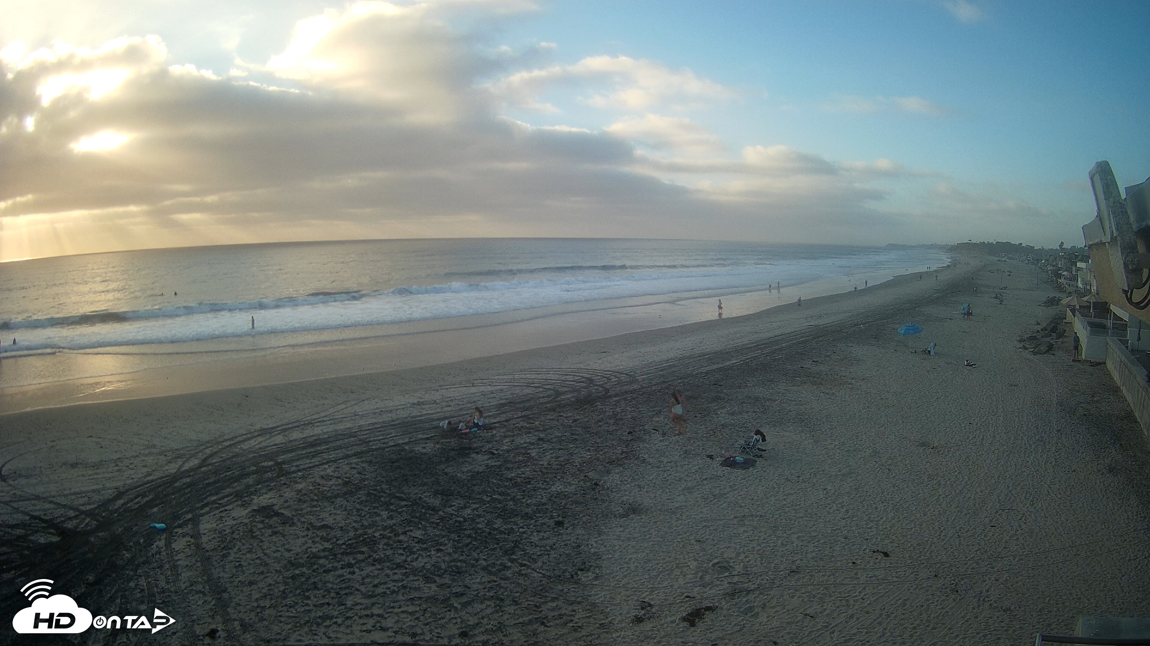 Snapshot of 17th St. Del Mar Beach - 4K NW View Live Cam taken Sep 14, 2026, 6:04pm PDT